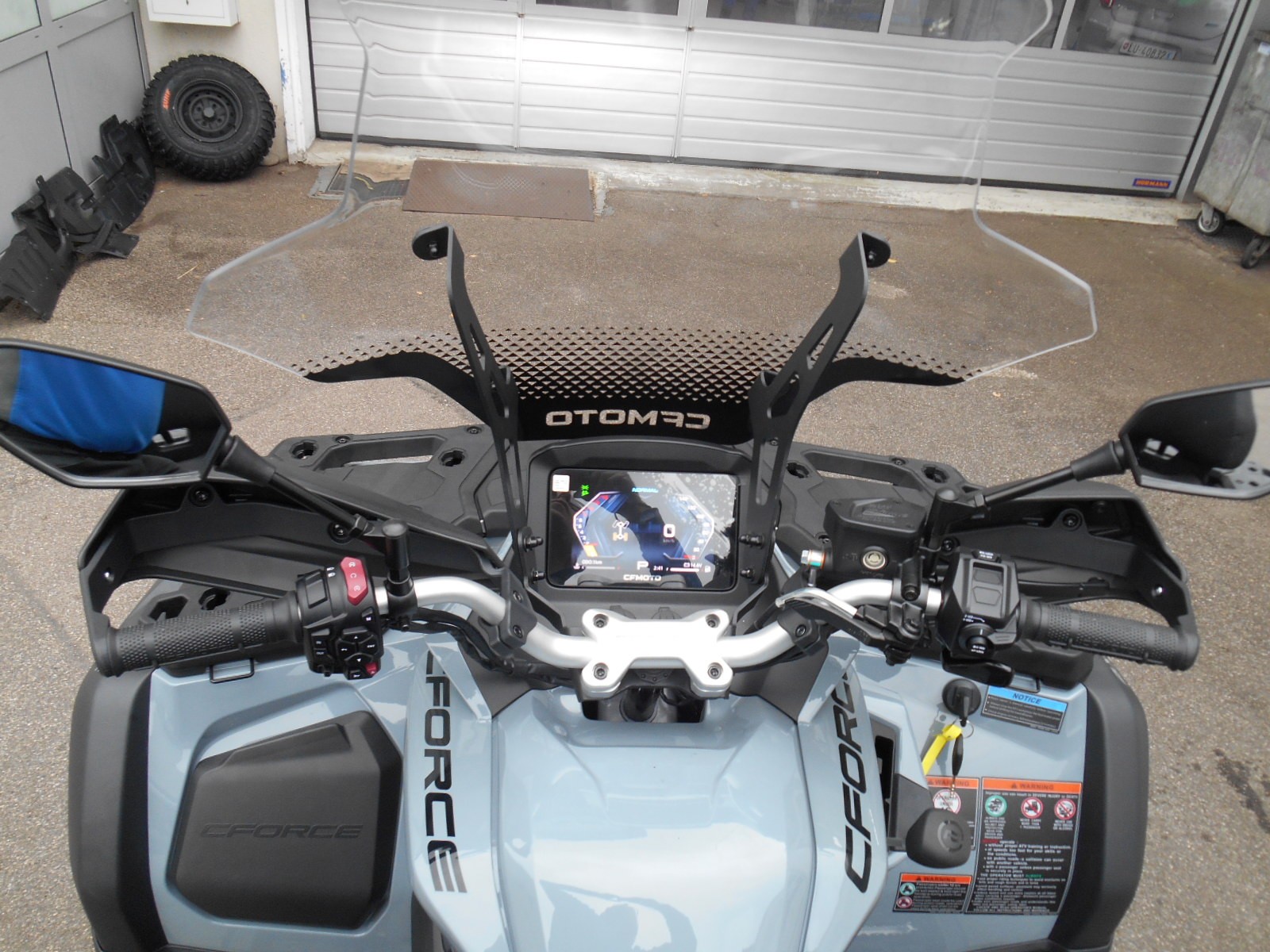 CF MOTO Premium mit Scheibe - 6