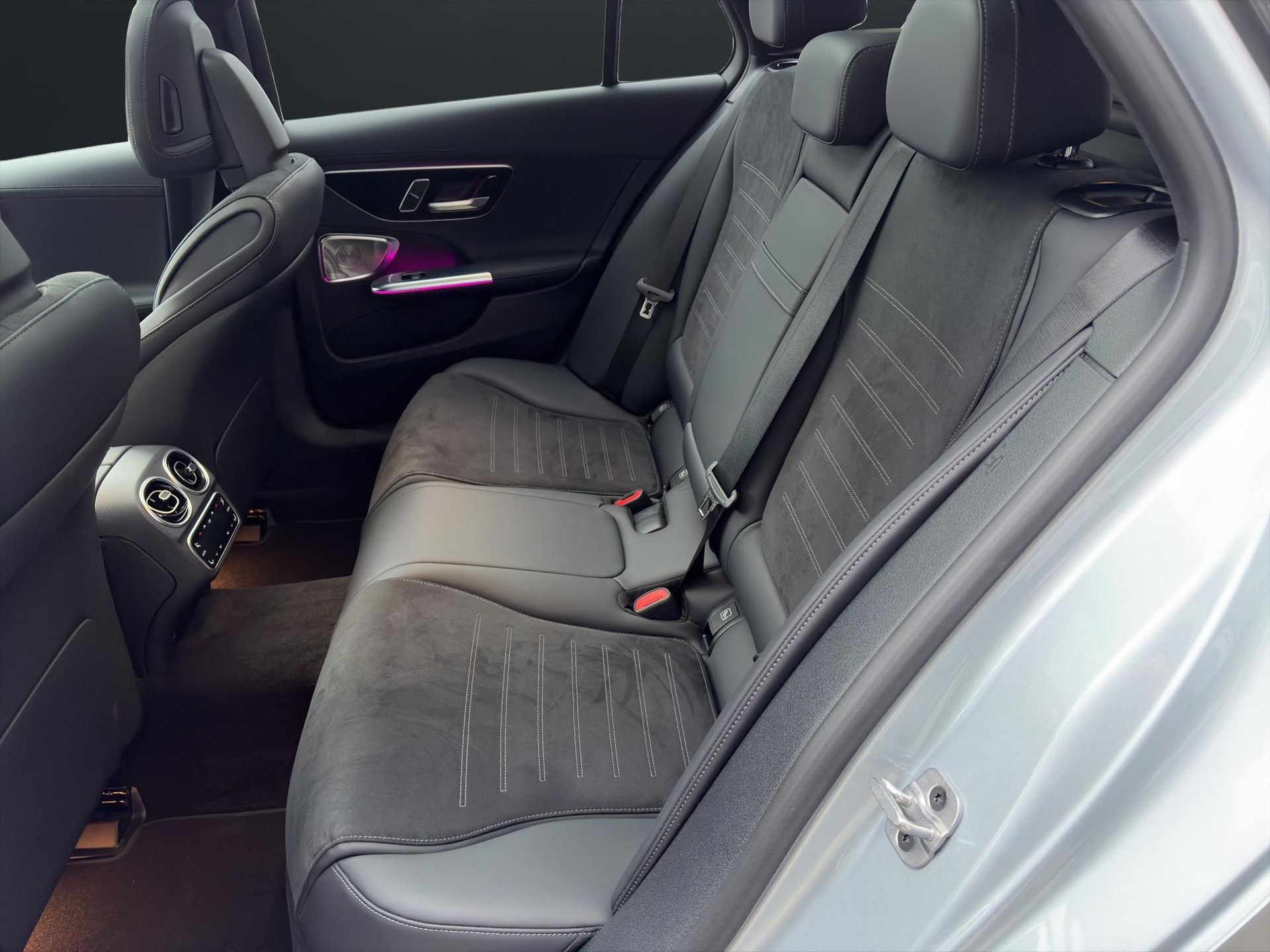 MERCEDES-BENZ C 220 d AMG Line 4matic Kombi - 9