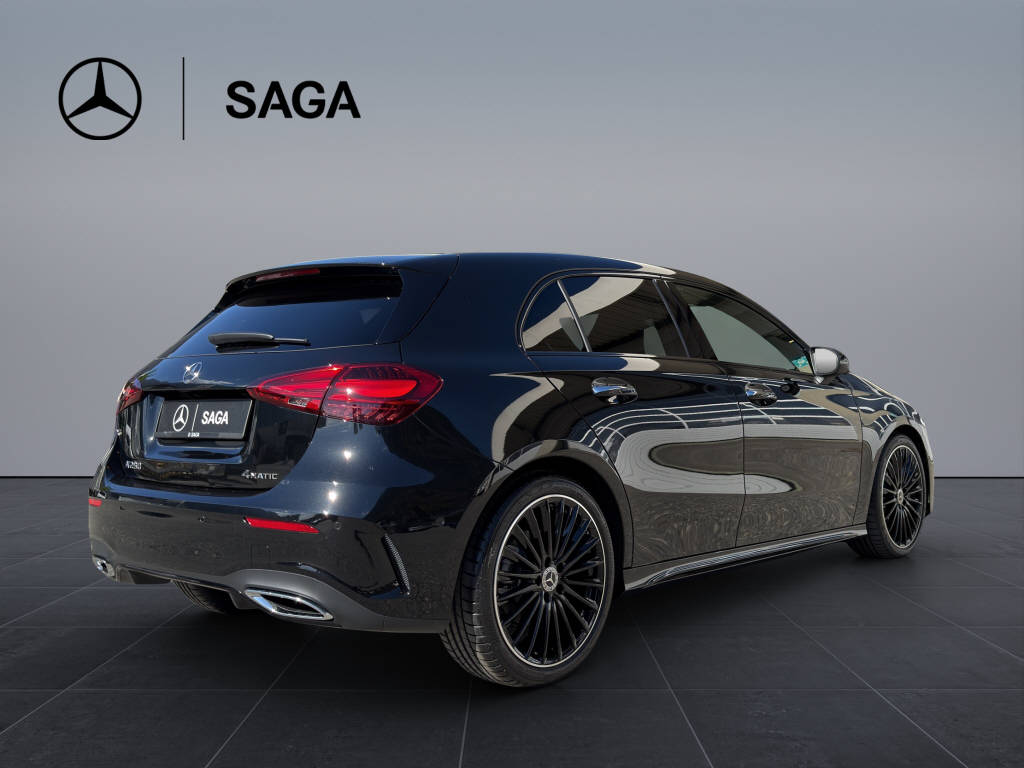 MERCEDES-BENZ A 250 AMG Line 4m - 6