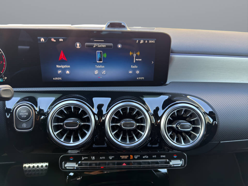 MERCEDES-BENZ A 250 AMG Line 4m - 11