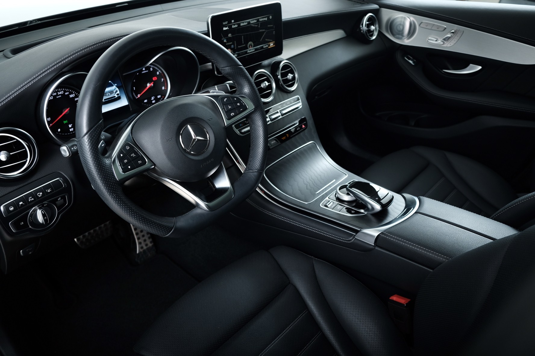 MERCEDES-BENZ GLC 250 AMG Line 4Matic 9G-Tronic - 9