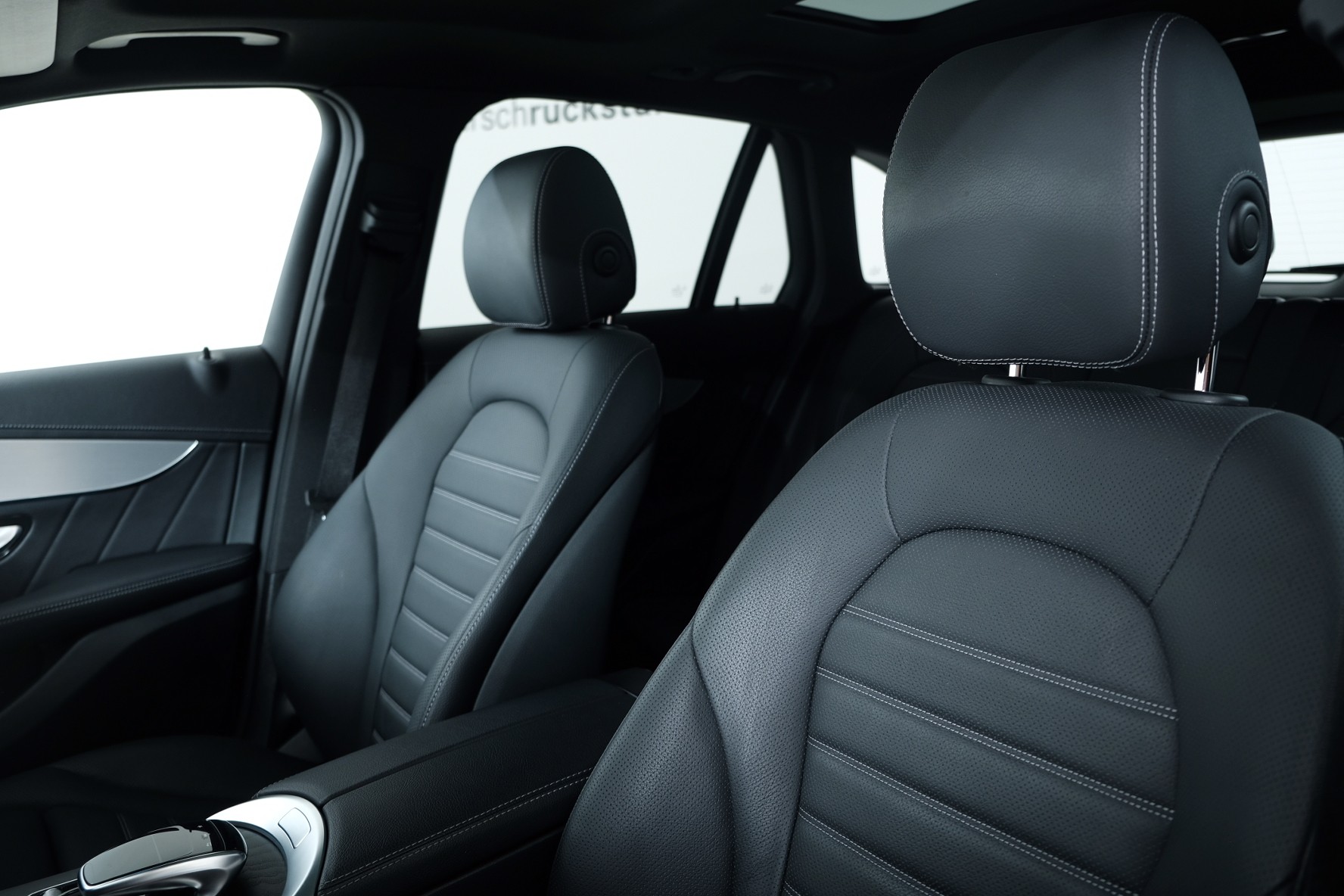 MERCEDES-BENZ GLC 250 AMG Line 4Matic 9G-Tronic - 11