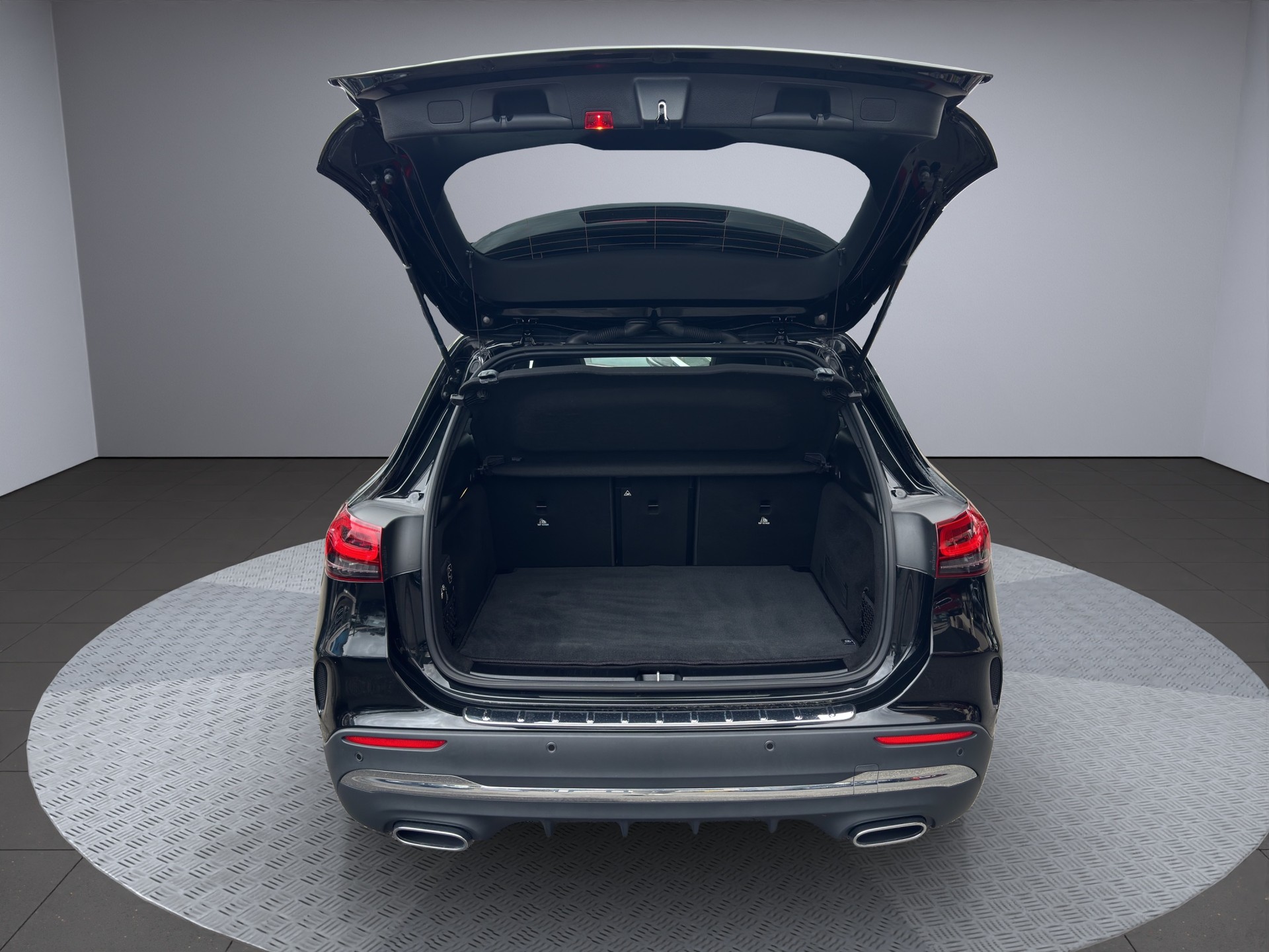 MERCEDES-BENZ GLA 200 4Matic AMG Line 8G-DCT - 18