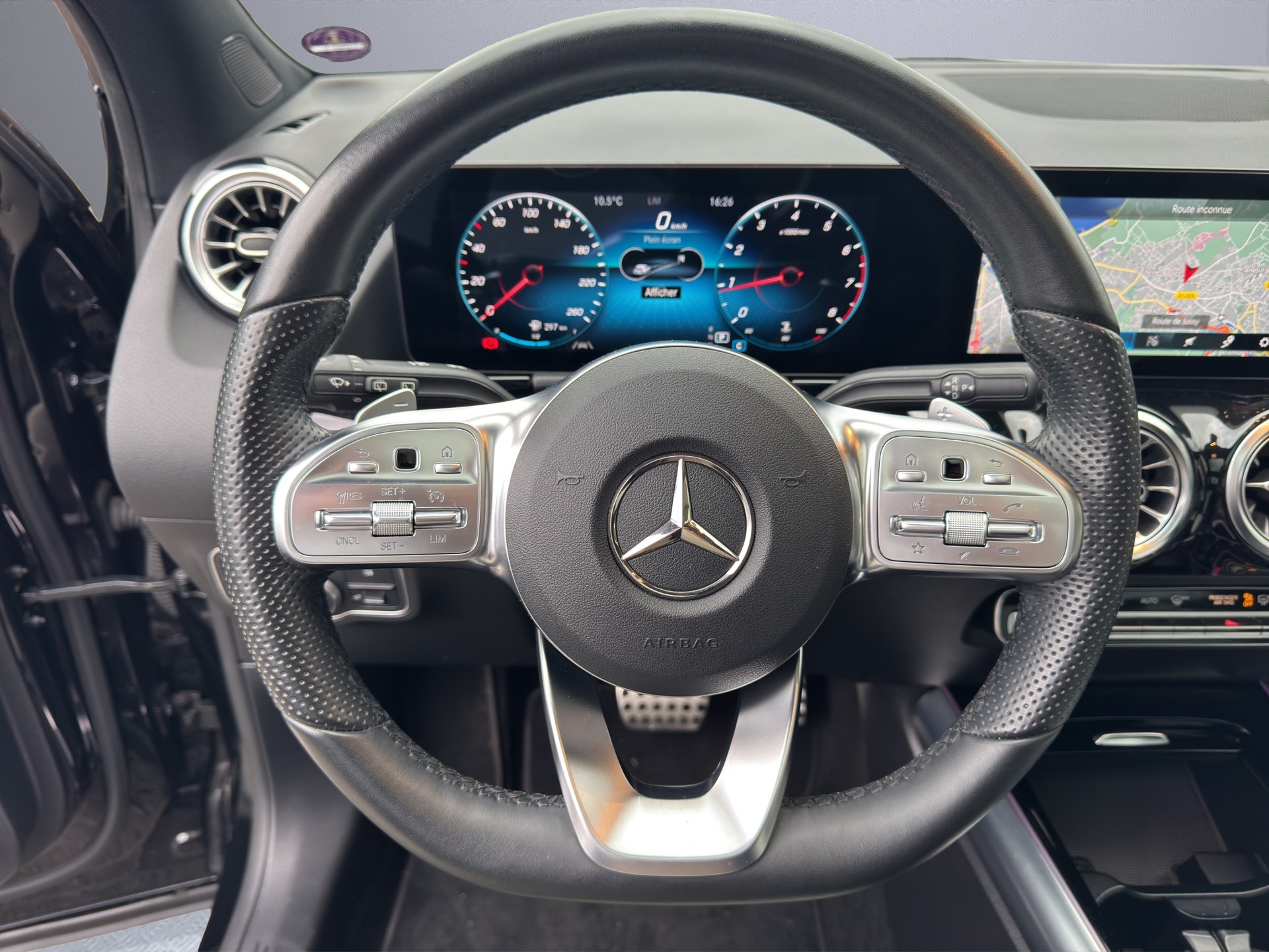 MERCEDES-BENZ GLA 200 4Matic AMG Line 8G-DCT - 12