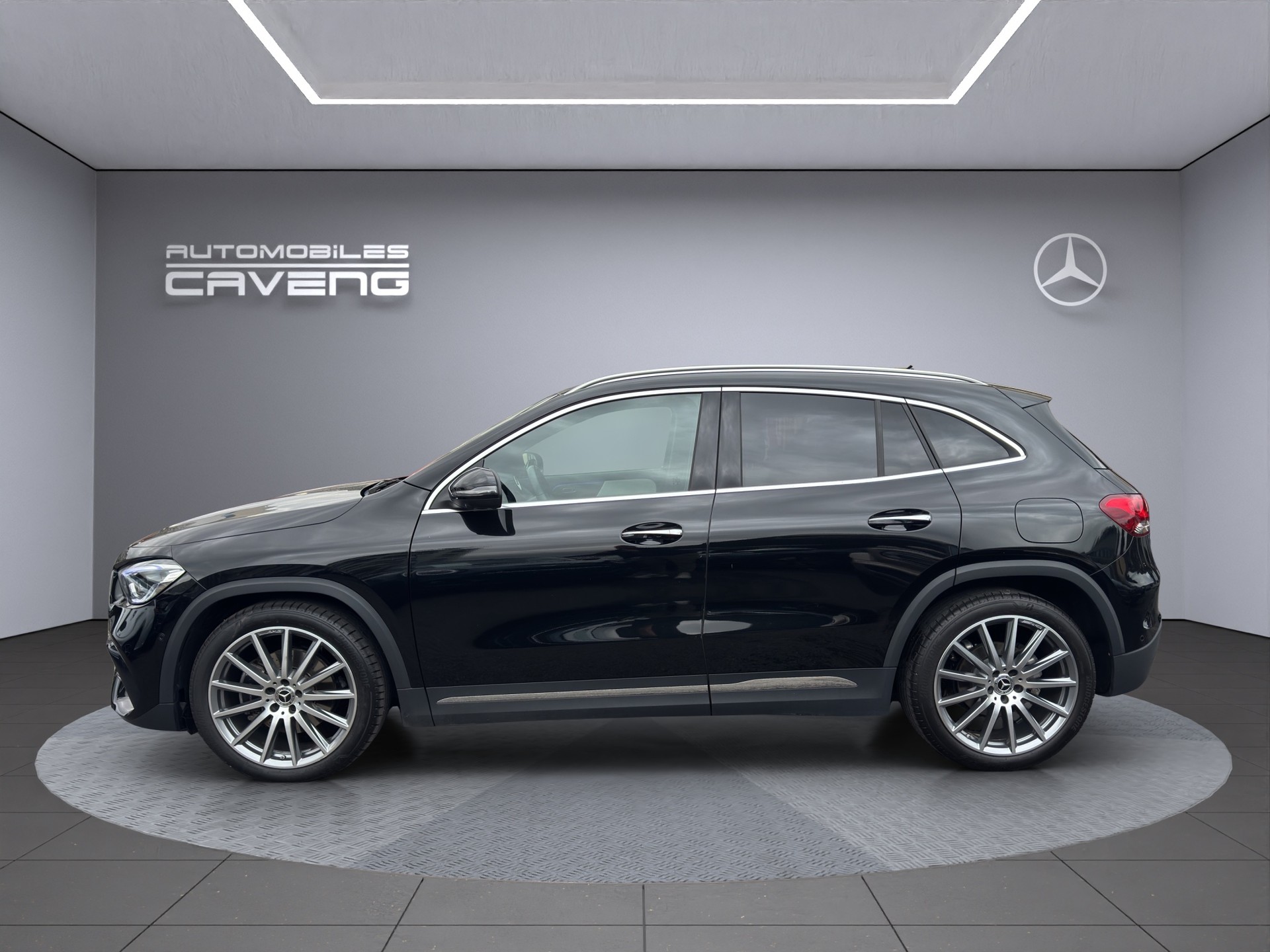 MERCEDES-BENZ GLA 200 4Matic AMG Line 8G-DCT - 2