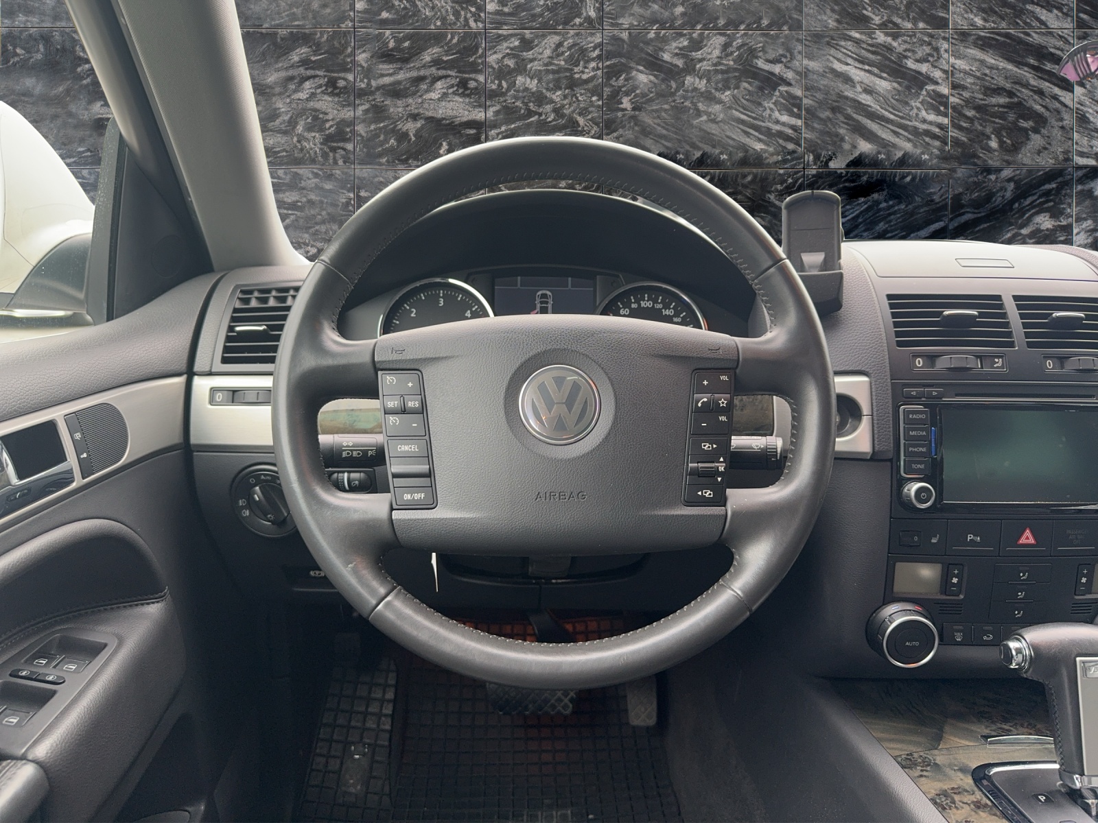 VW Touareg 3.0 TDI - 13