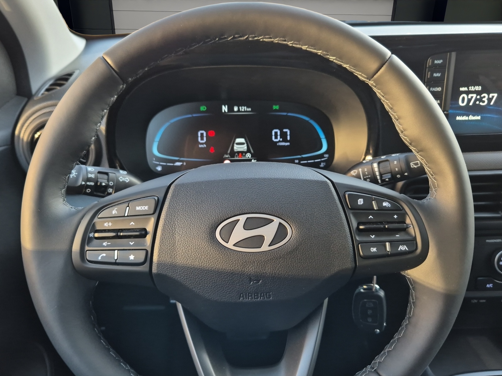 HYUNDAI i10 1.2 Amplia Aut. - 7