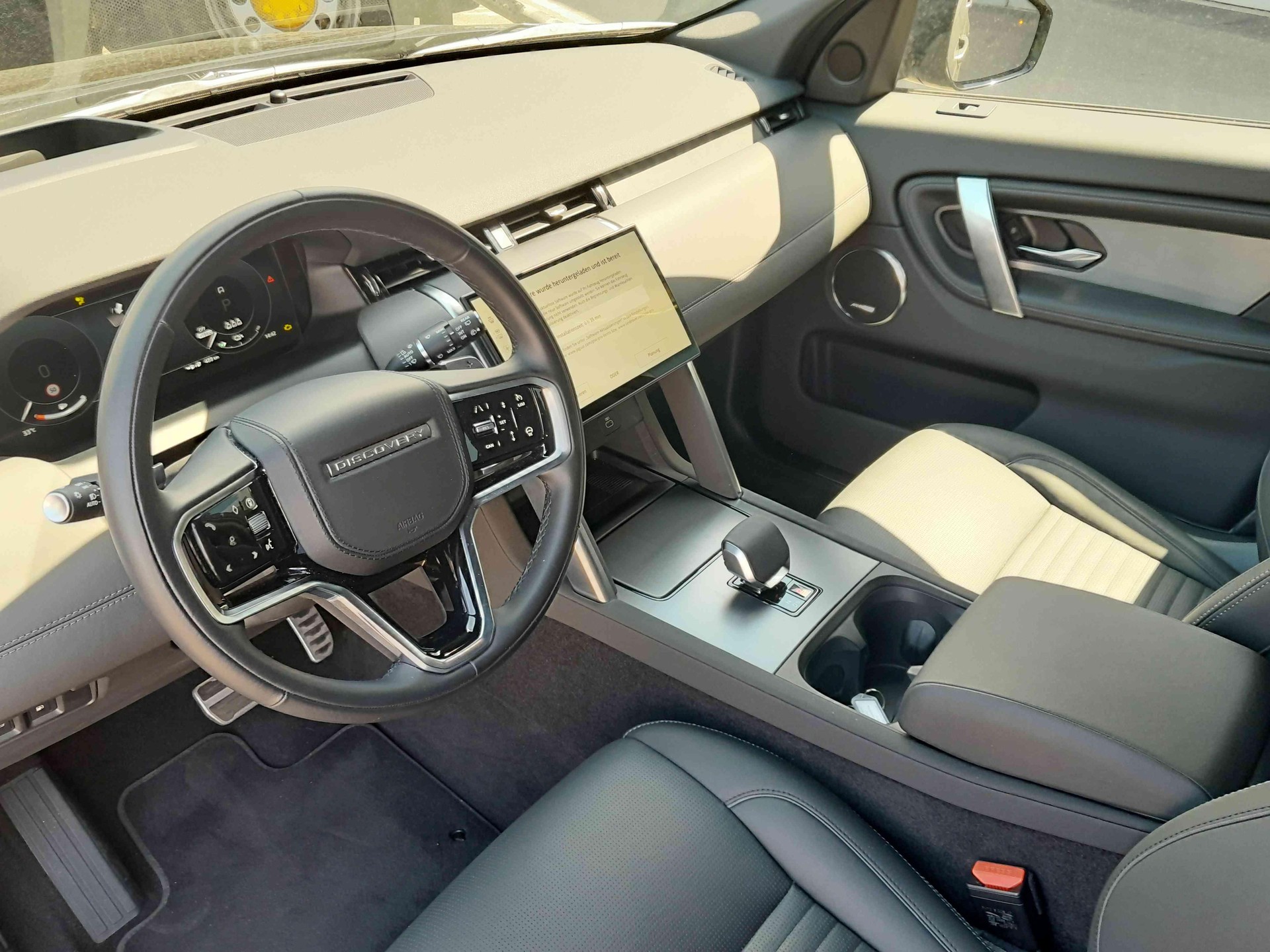 LAND ROVER Discovery Sport 1.5 T 270e Dynamic HSE - 10