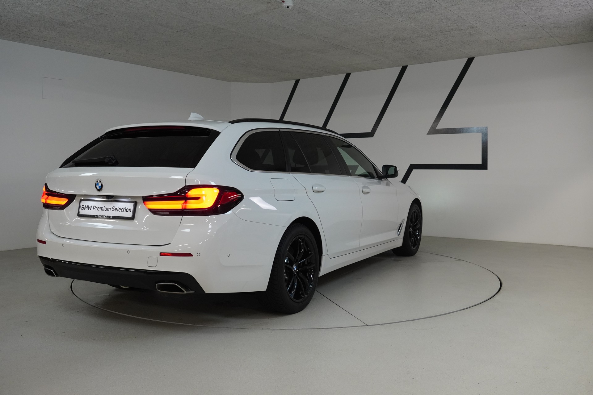 BMW 530d xDrive 48V Touring Steptronic - 7