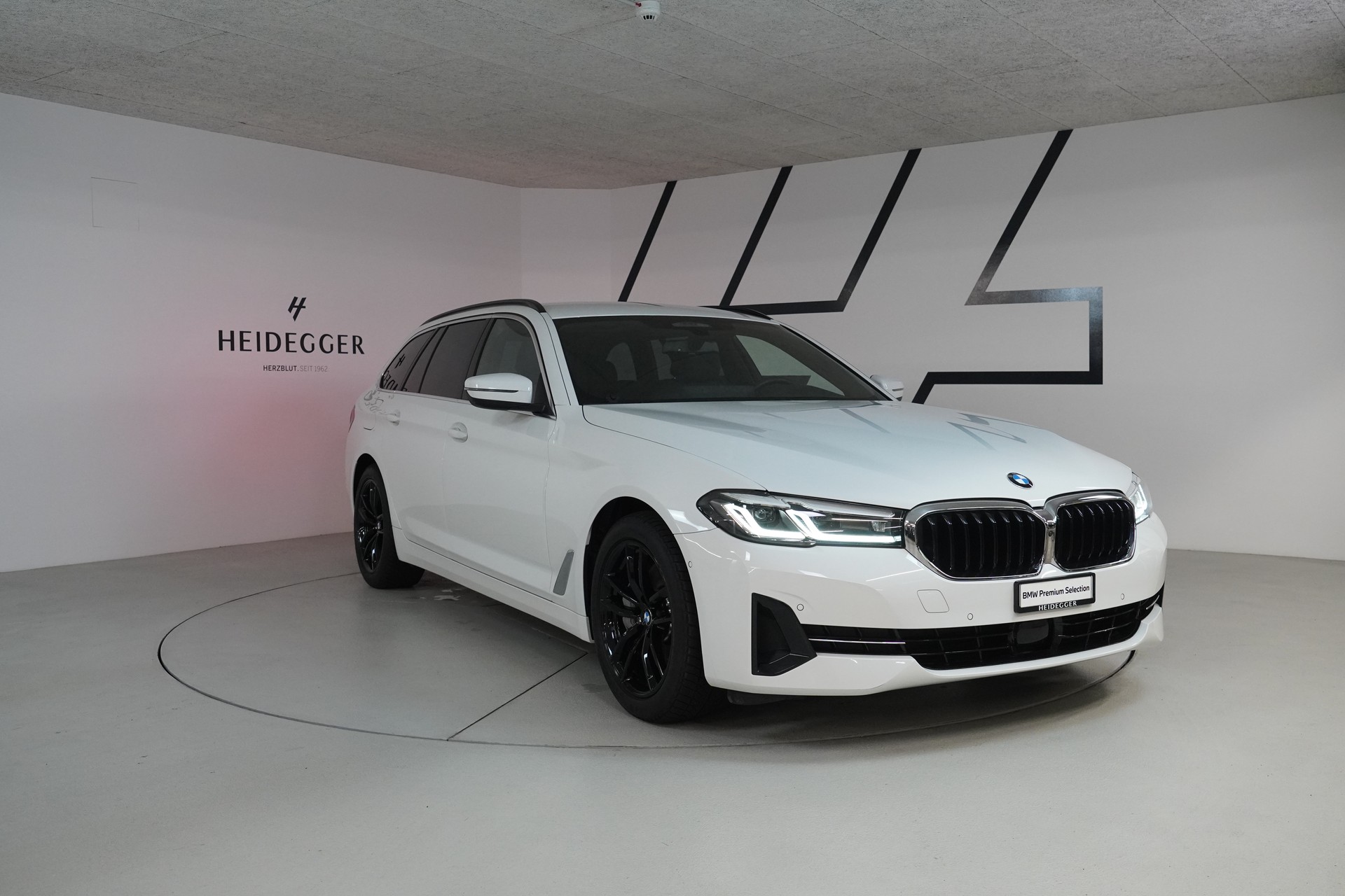 BMW 530d xDrive 48V Touring Steptronic - 3