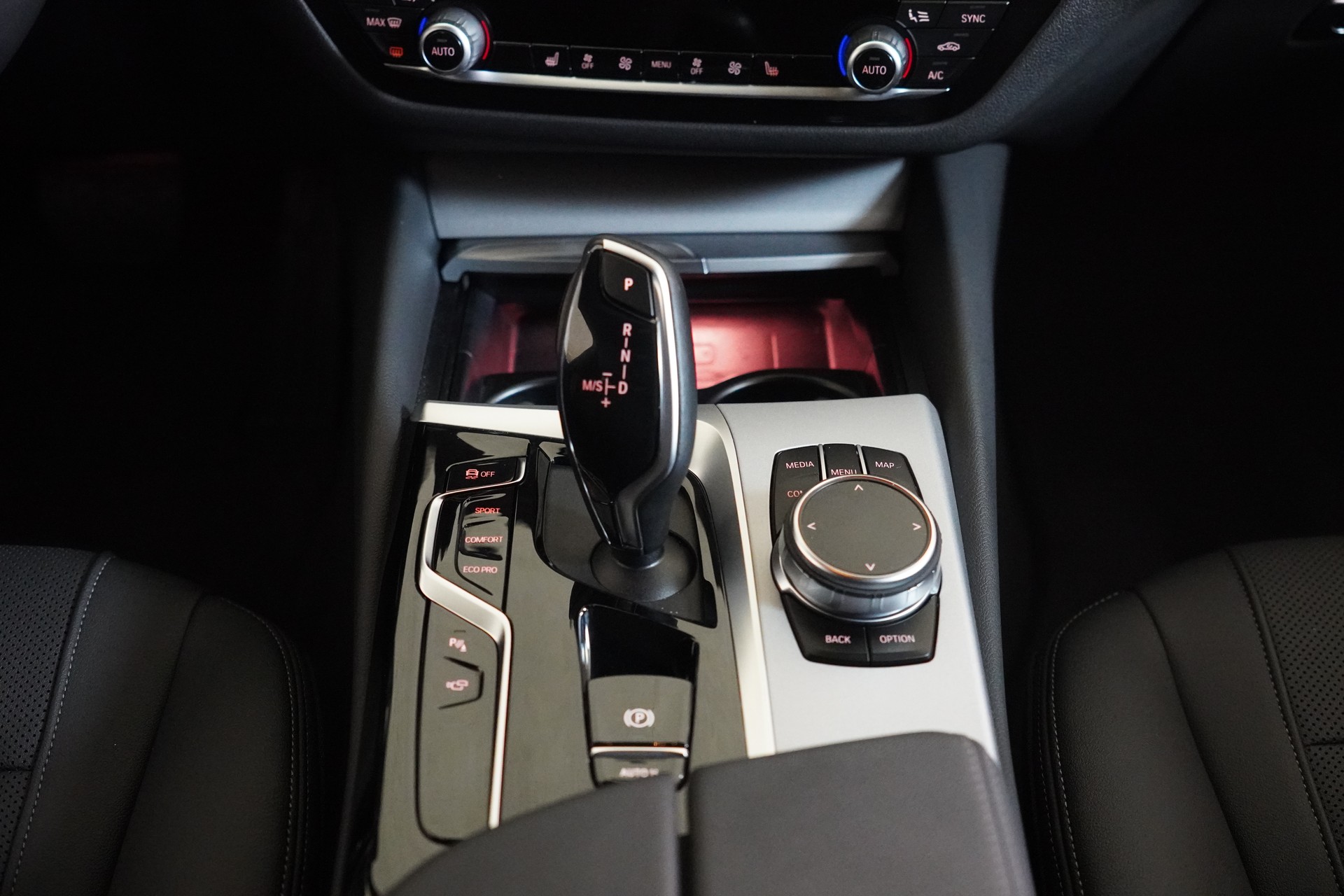 BMW 530d xDrive 48V Touring Steptronic - 20
