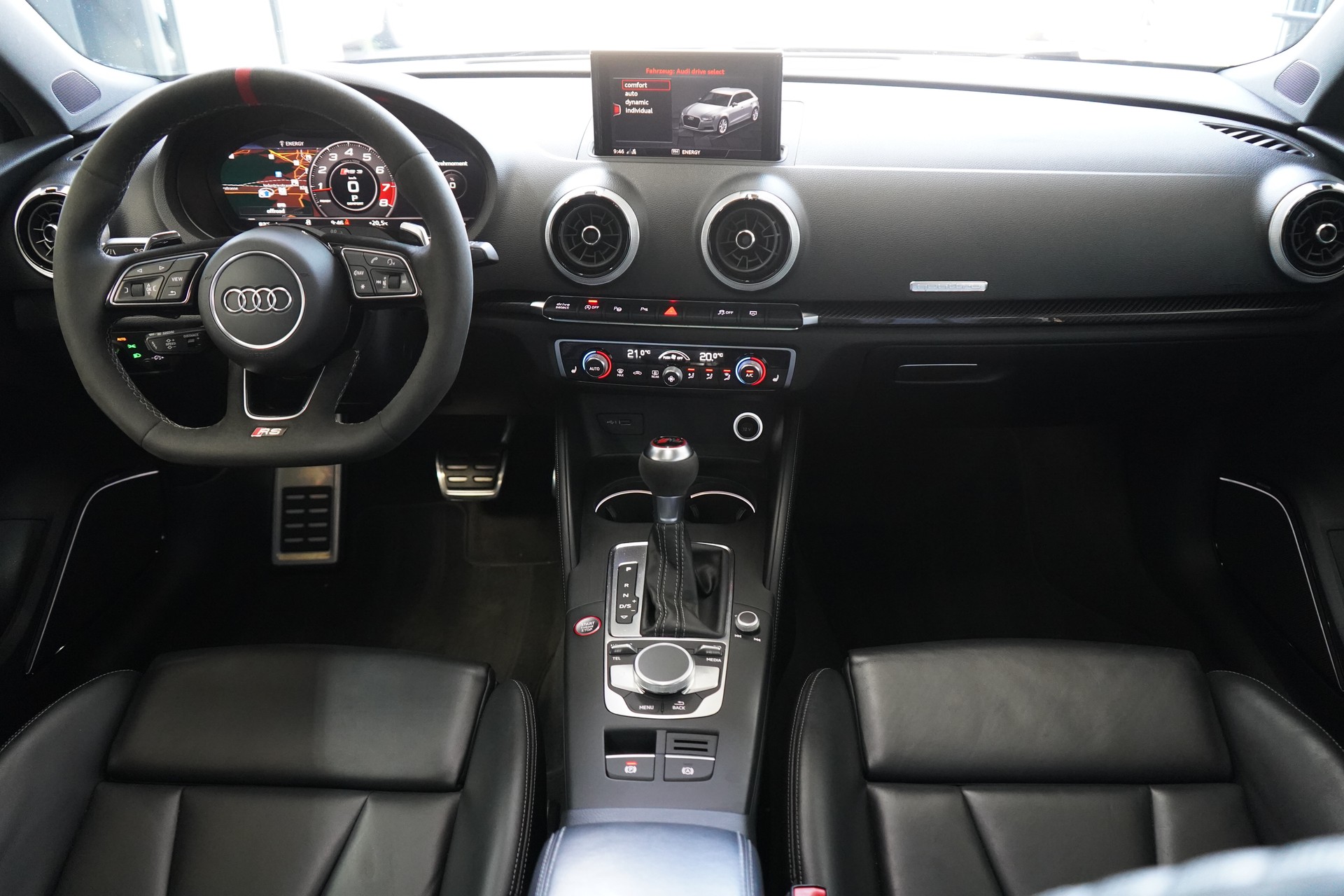 AUDI RS3 Sportback 2.5 TSI quattro S-tronic - 30