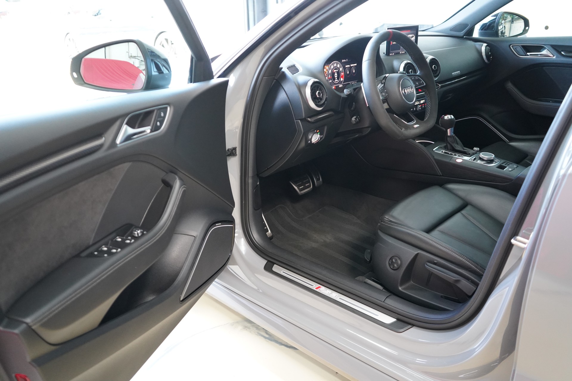 AUDI RS3 Sportback 2.5 TSI quattro S-tronic - 16