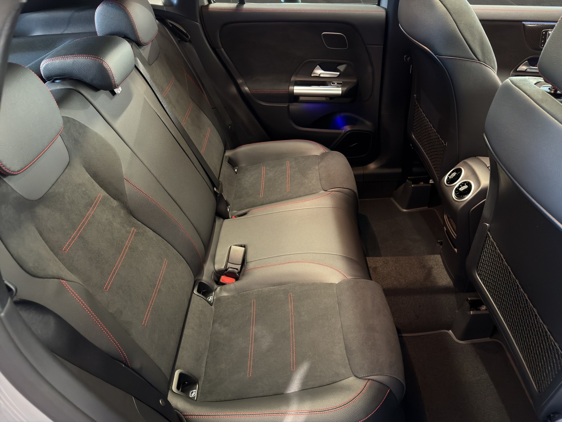 MERCEDES-BENZ GLA AMG 35 4Matic 8G-DCT - 12