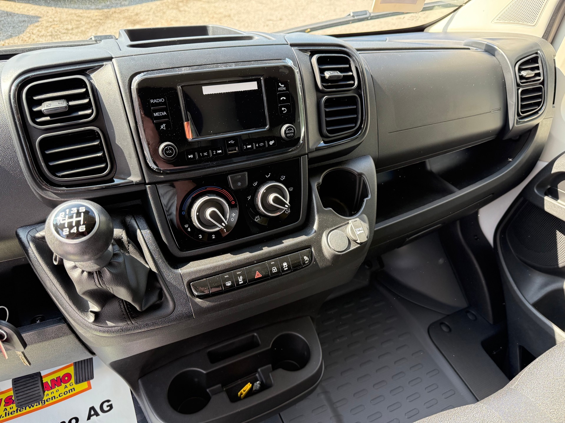 CITROEN Jumper 35+ 2.2 BlueHDI 140 PS L3H3 Neues Modell - 12