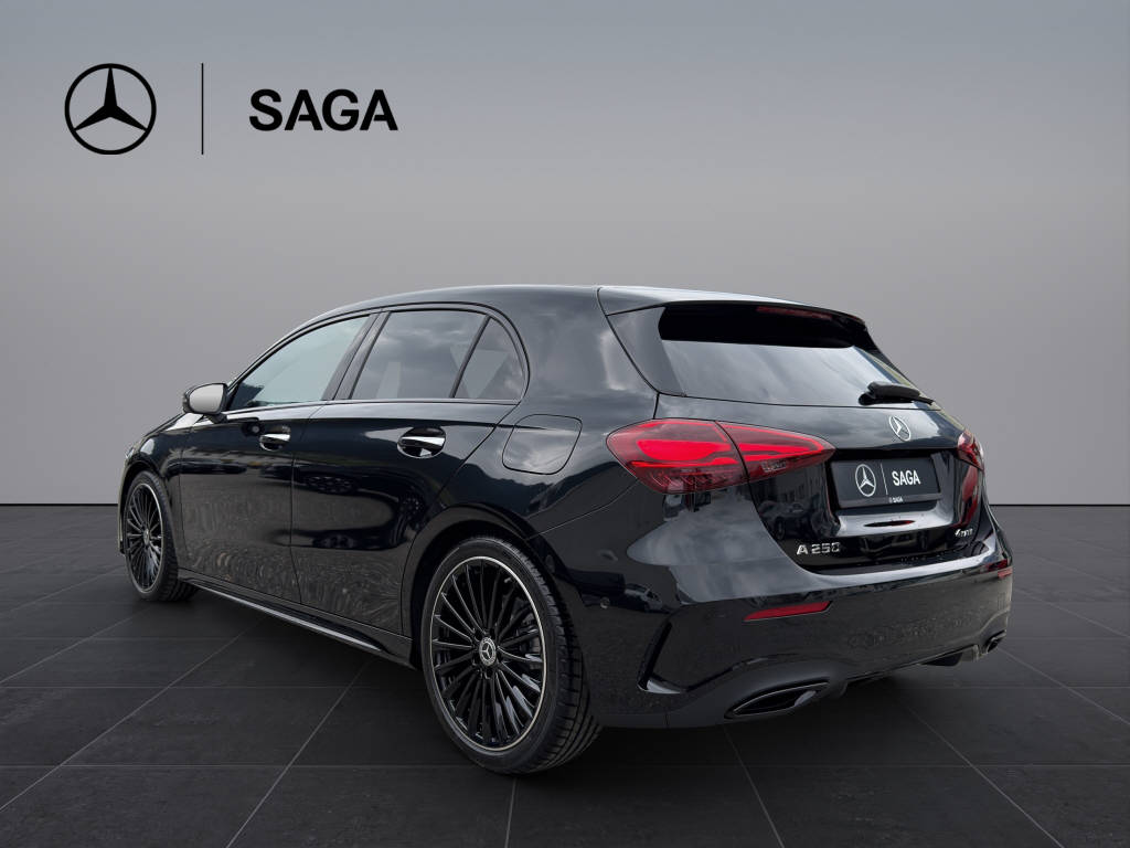 MERCEDES-BENZ A 250 AMG Line 4m - 4
