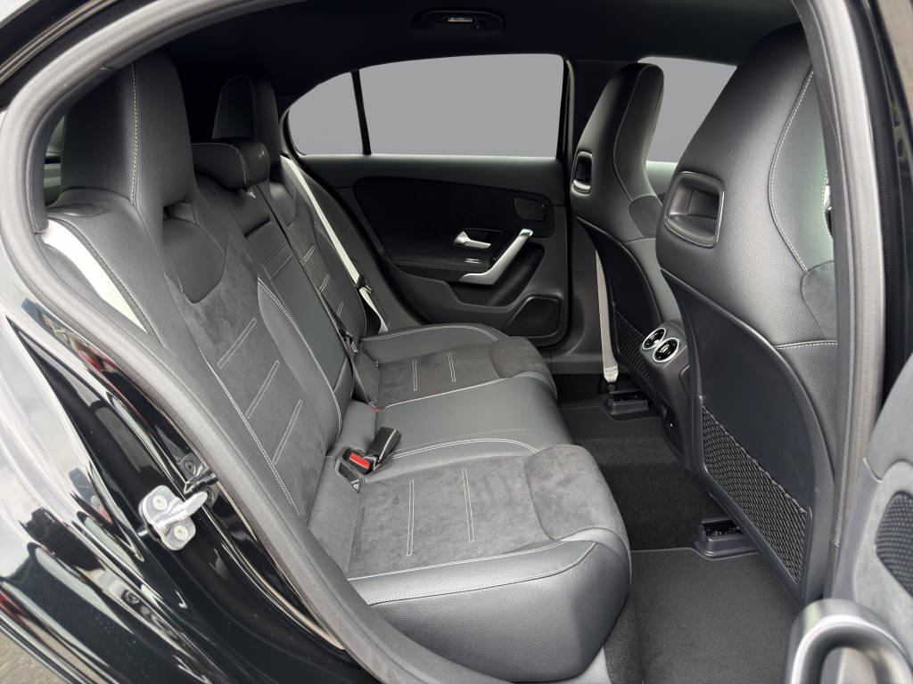 MERCEDES-BENZ A 250 AMG Line 4m - 15