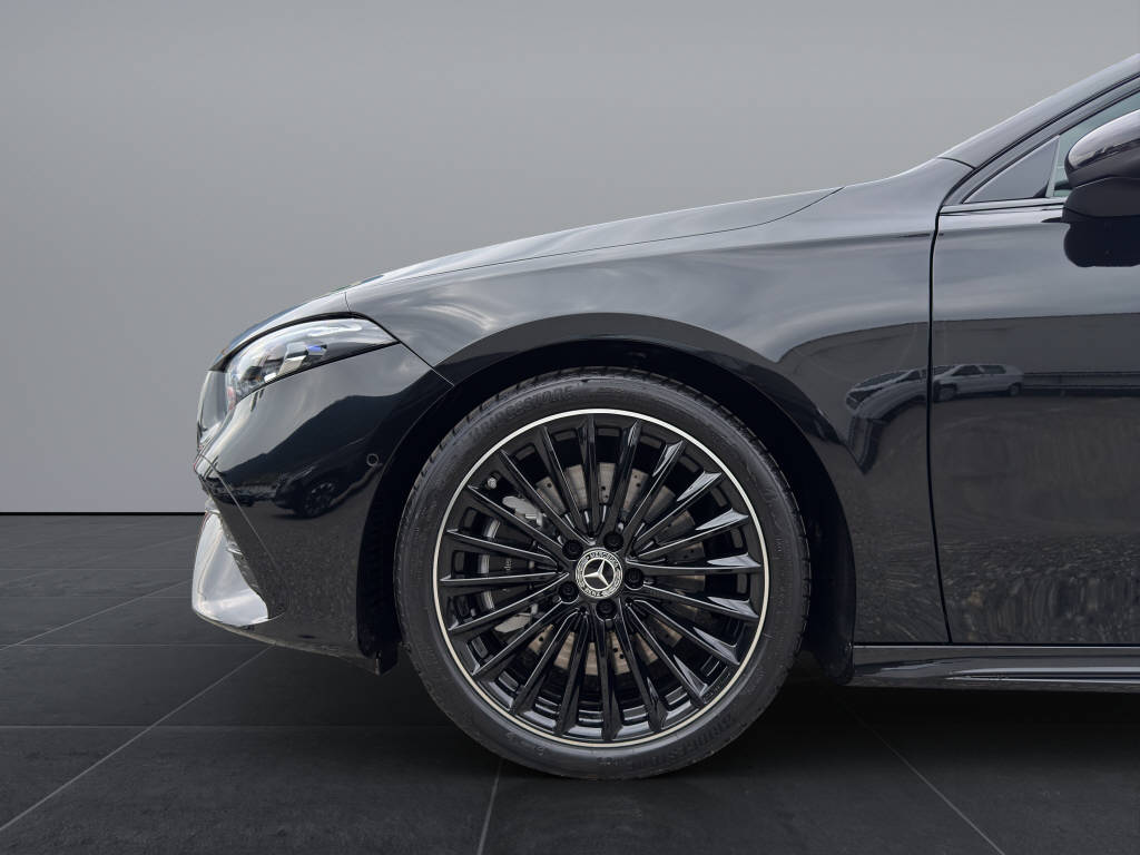 MERCEDES-BENZ A 250 AMG Line 4m - 18