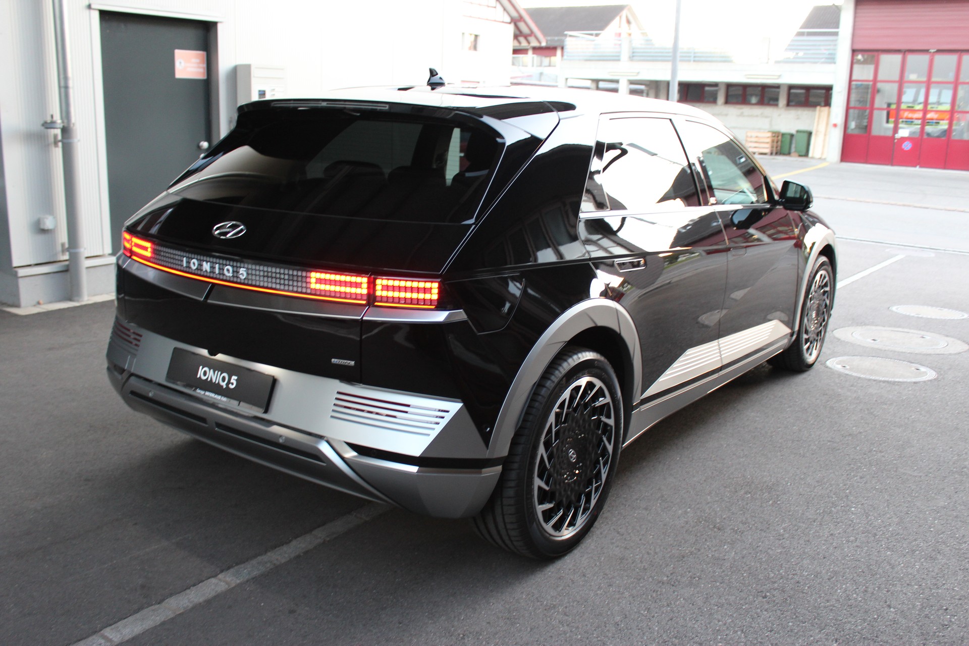 HYUNDAI Ioniq 5 72kWh Vertex 4WD - 5