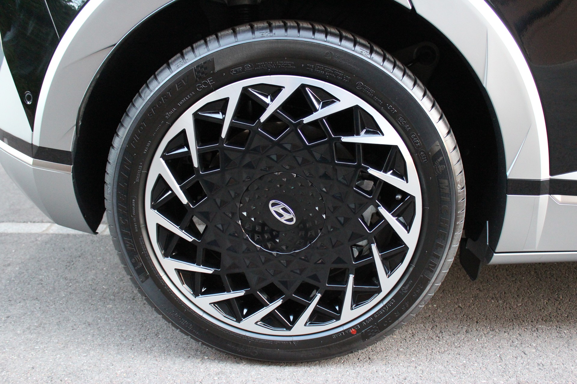 HYUNDAI Ioniq 5 72kWh Vertex 4WD - 22