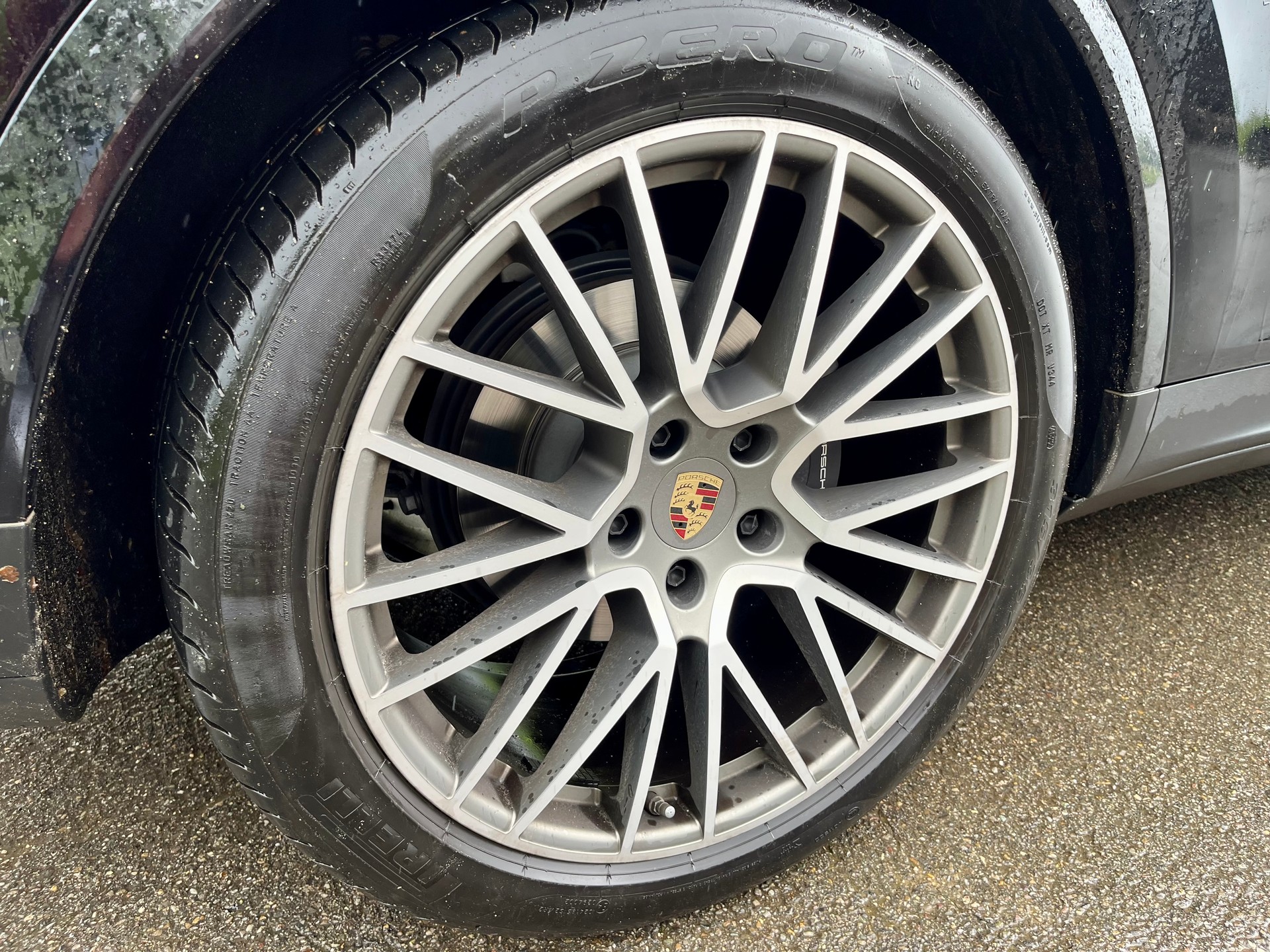 PORSCHE Cayenne Coupé Platinum Edition - 9