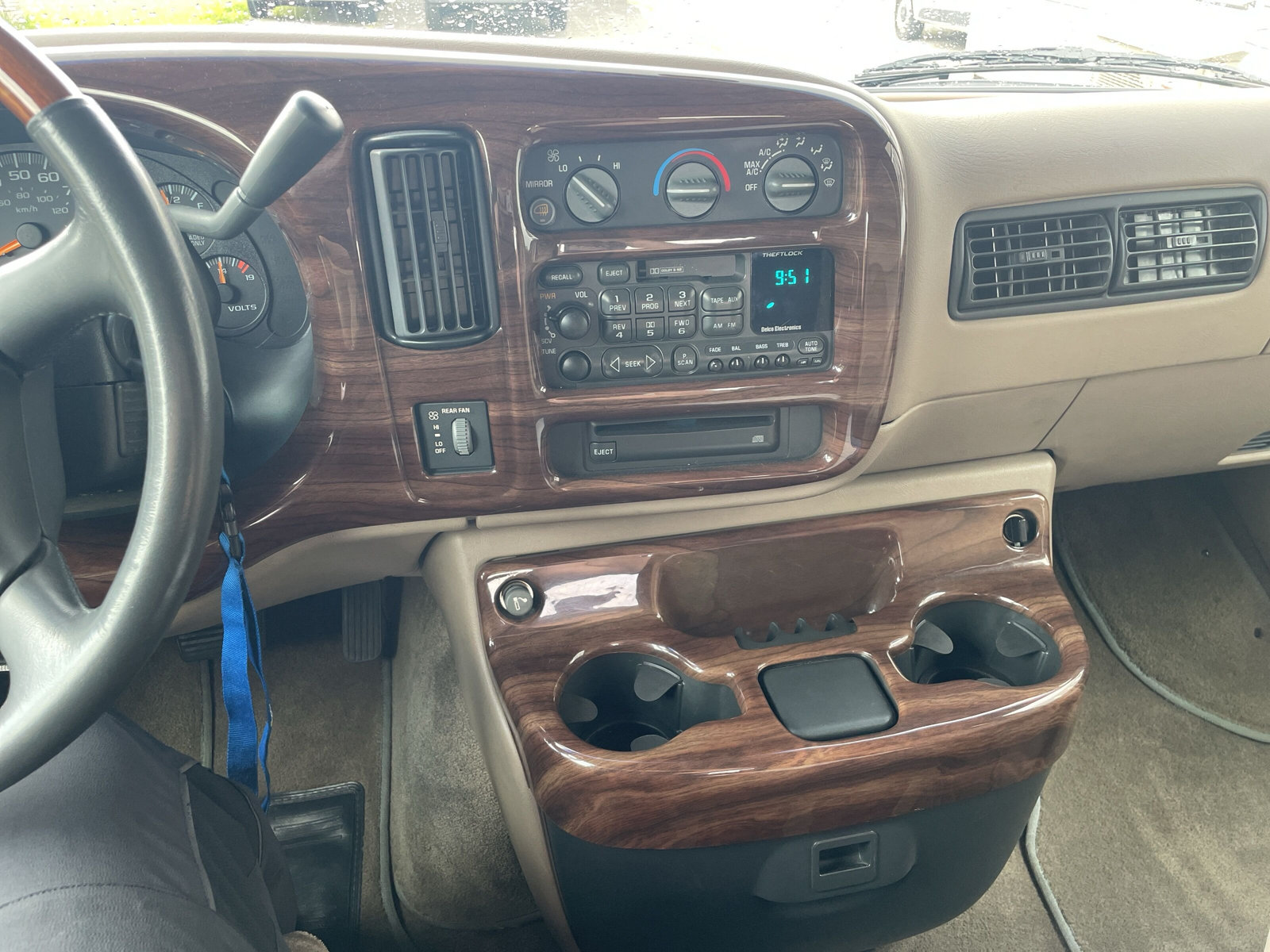 CHEVROLET RV G 2500 - 13