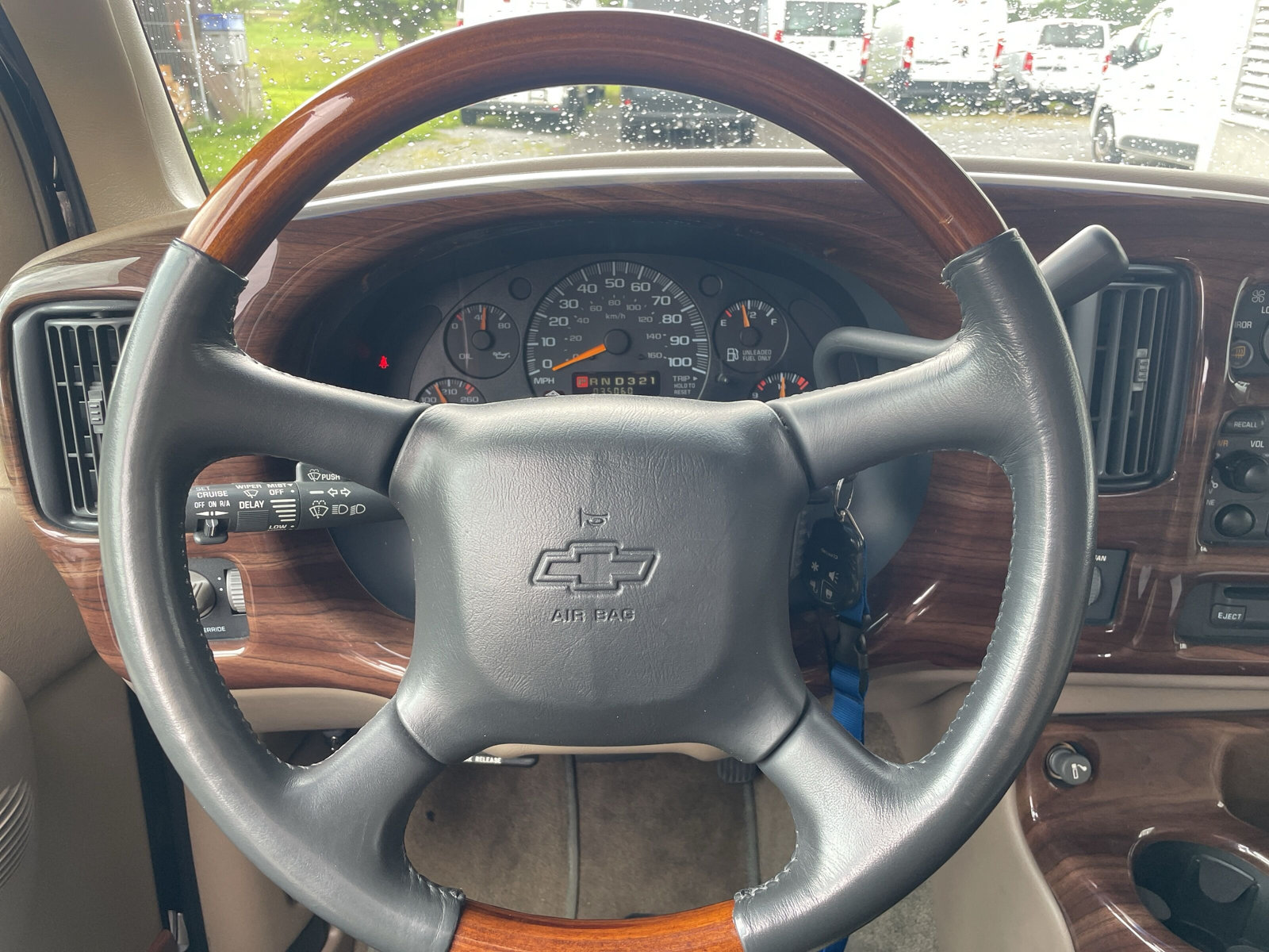 CHEVROLET RV G 2500 - 12