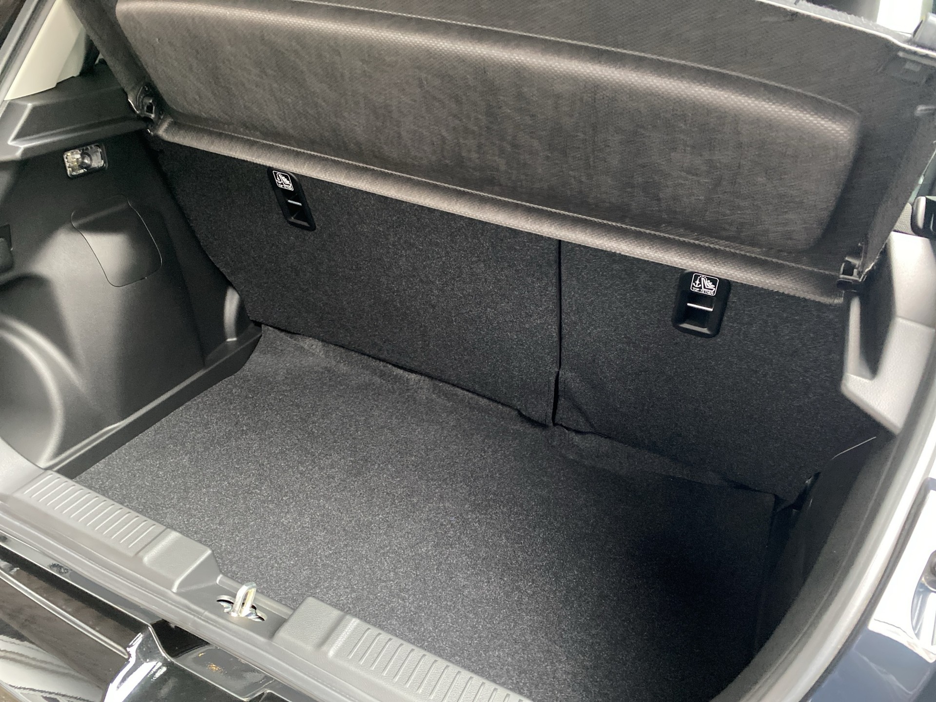 SUZUKI Swift 1.2 Compact Top Hybrid CVT - 19