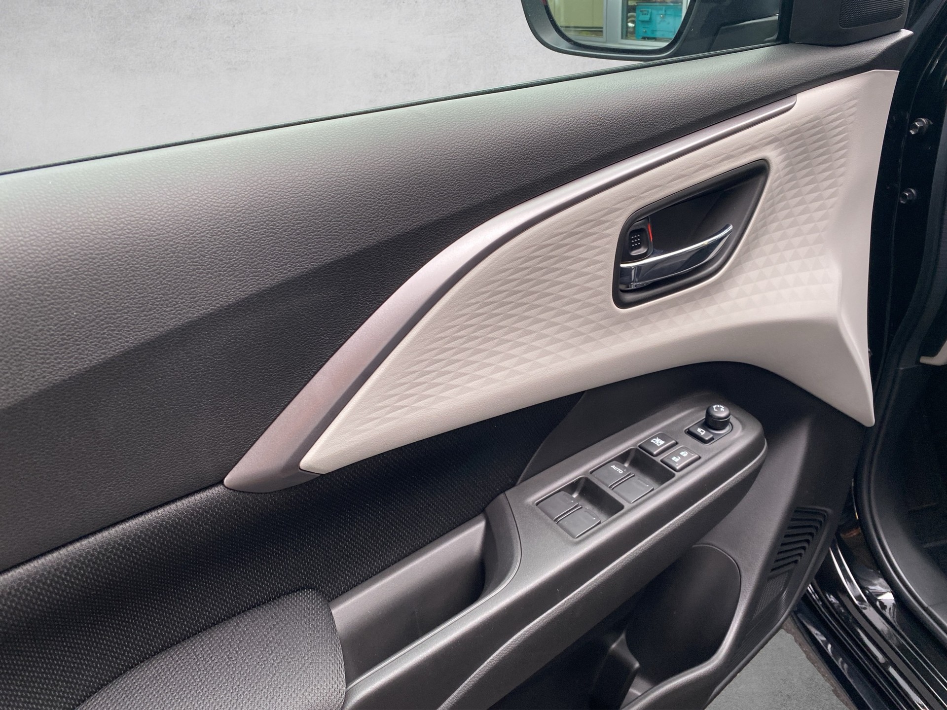 SUZUKI Swift 1.2 Compact Top Hybrid CVT - 18