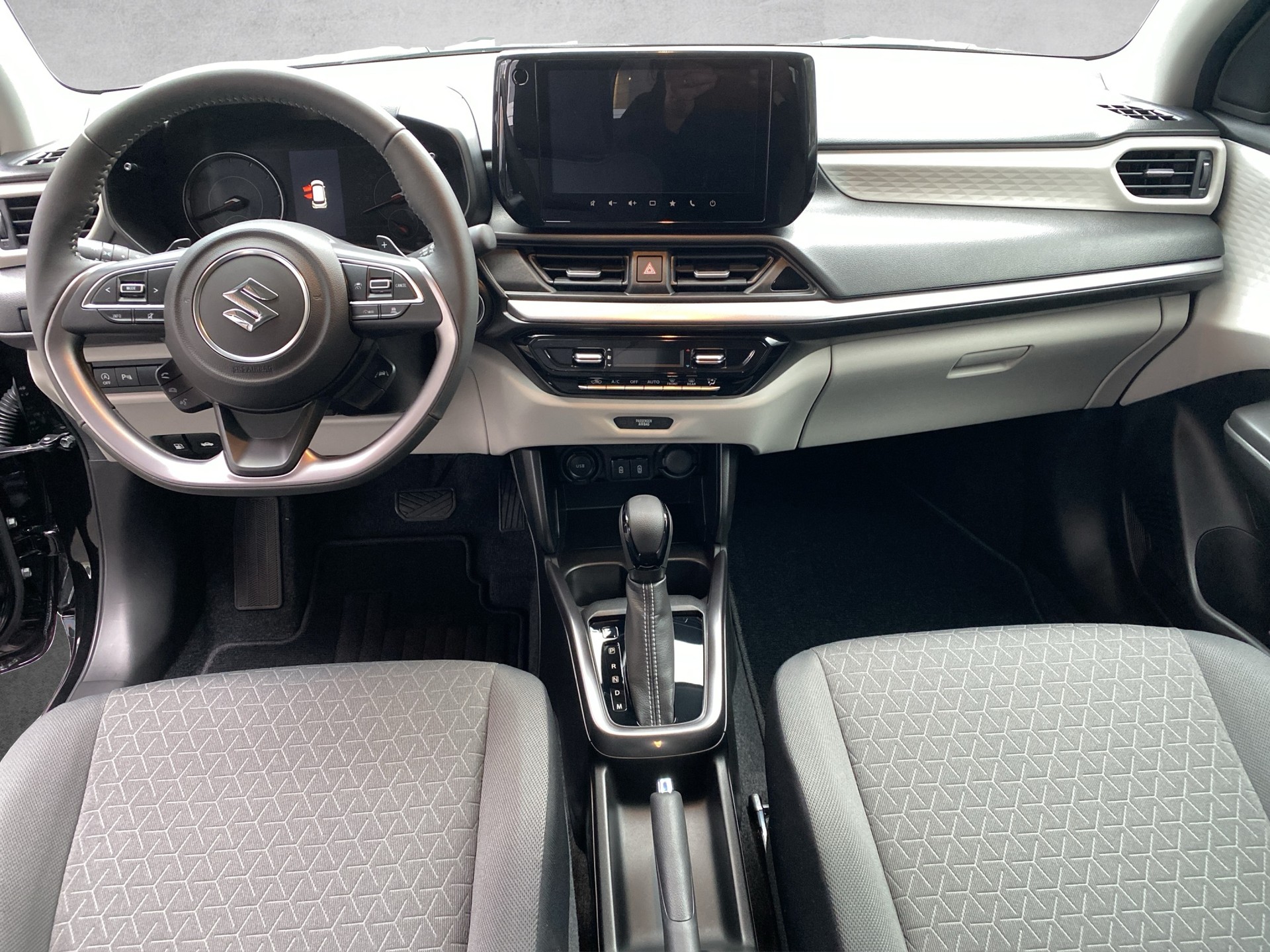 SUZUKI Swift 1.2 Compact Top Hybrid CVT - 11