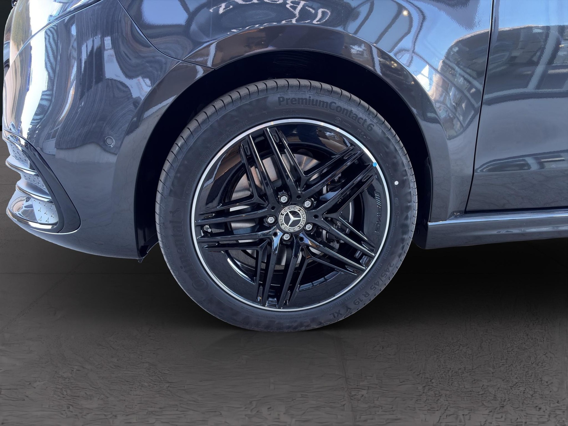 MERCEDES-BENZ V 300 d Swiss Ed. lang 4matic Van - 6