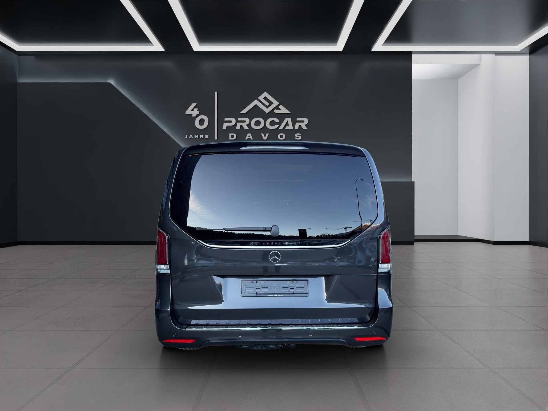 MERCEDES-BENZ V 300 d Swiss Ed. lang 4matic Van - 5