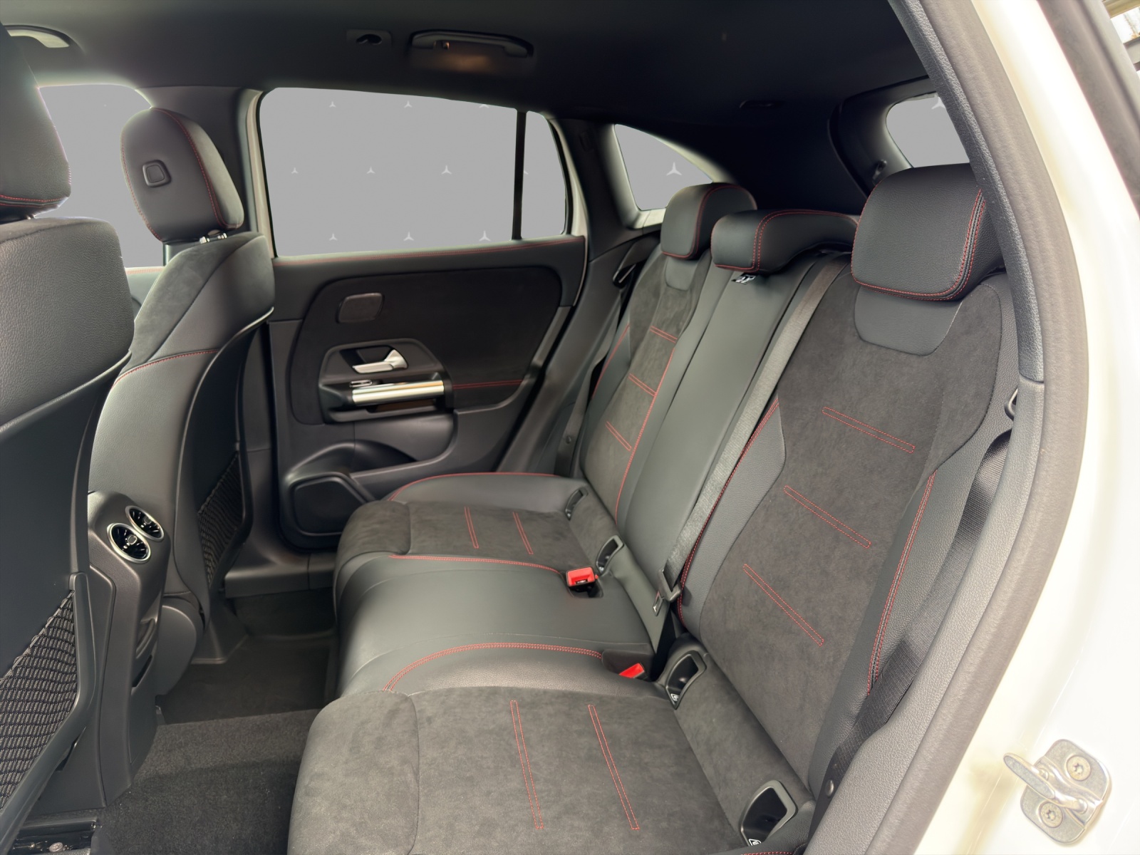 MERCEDES-BENZ GLA 200 Night Star 7G-DCT - 14