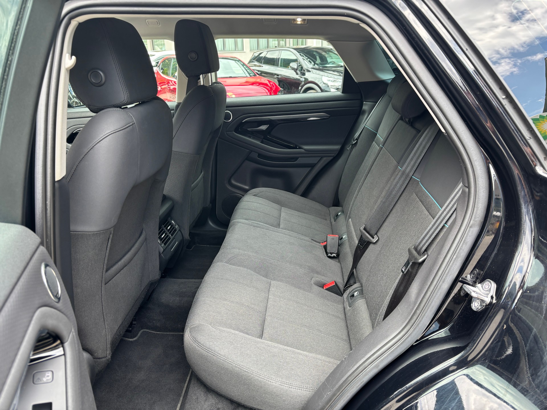 LAND ROVER Evoque D 150 S - 12