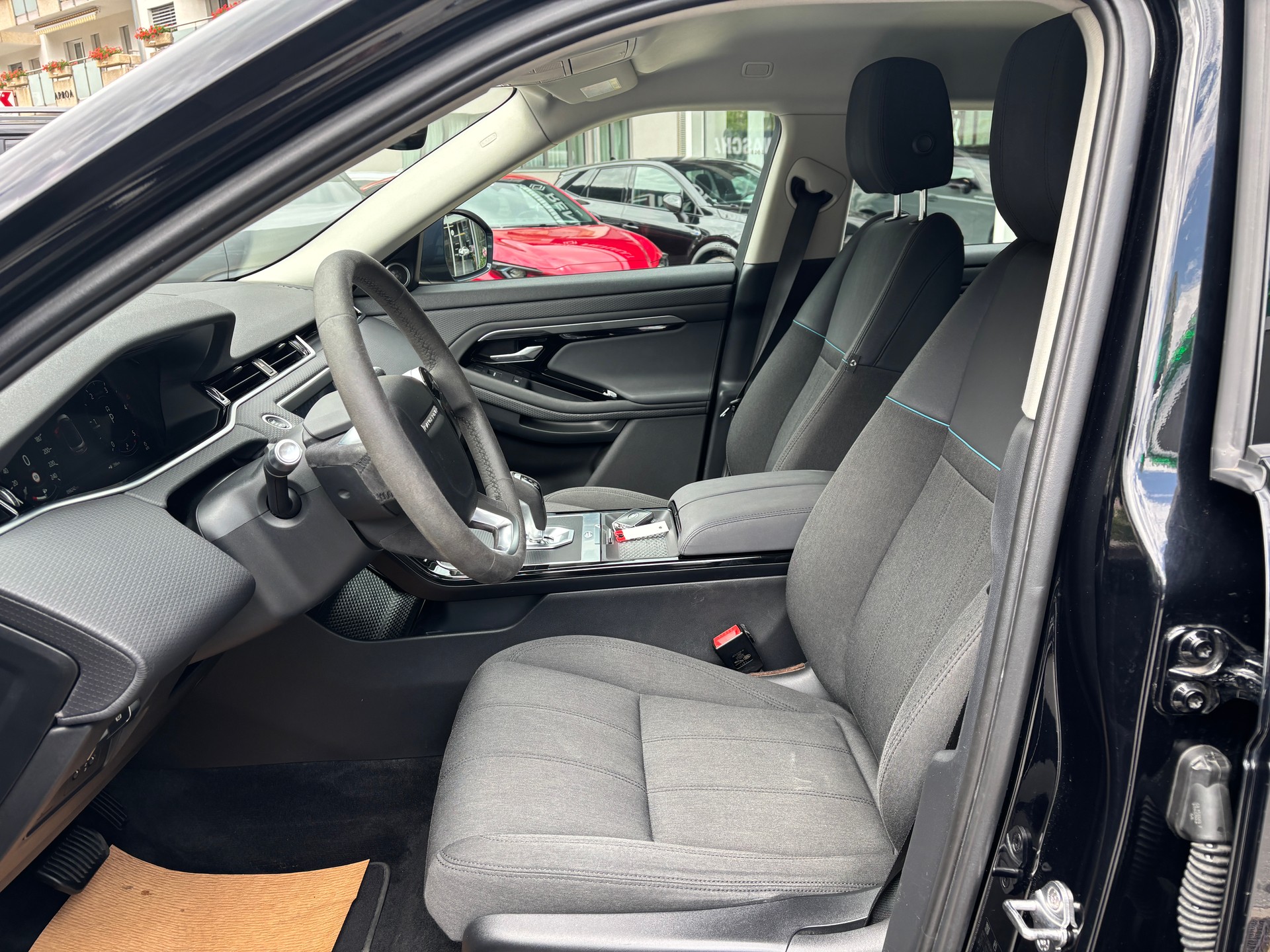 LAND ROVER Evoque D 150 S - 6