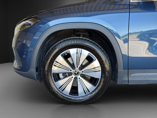 MERCEDES-BENZ EQA 300 4Matic - 7