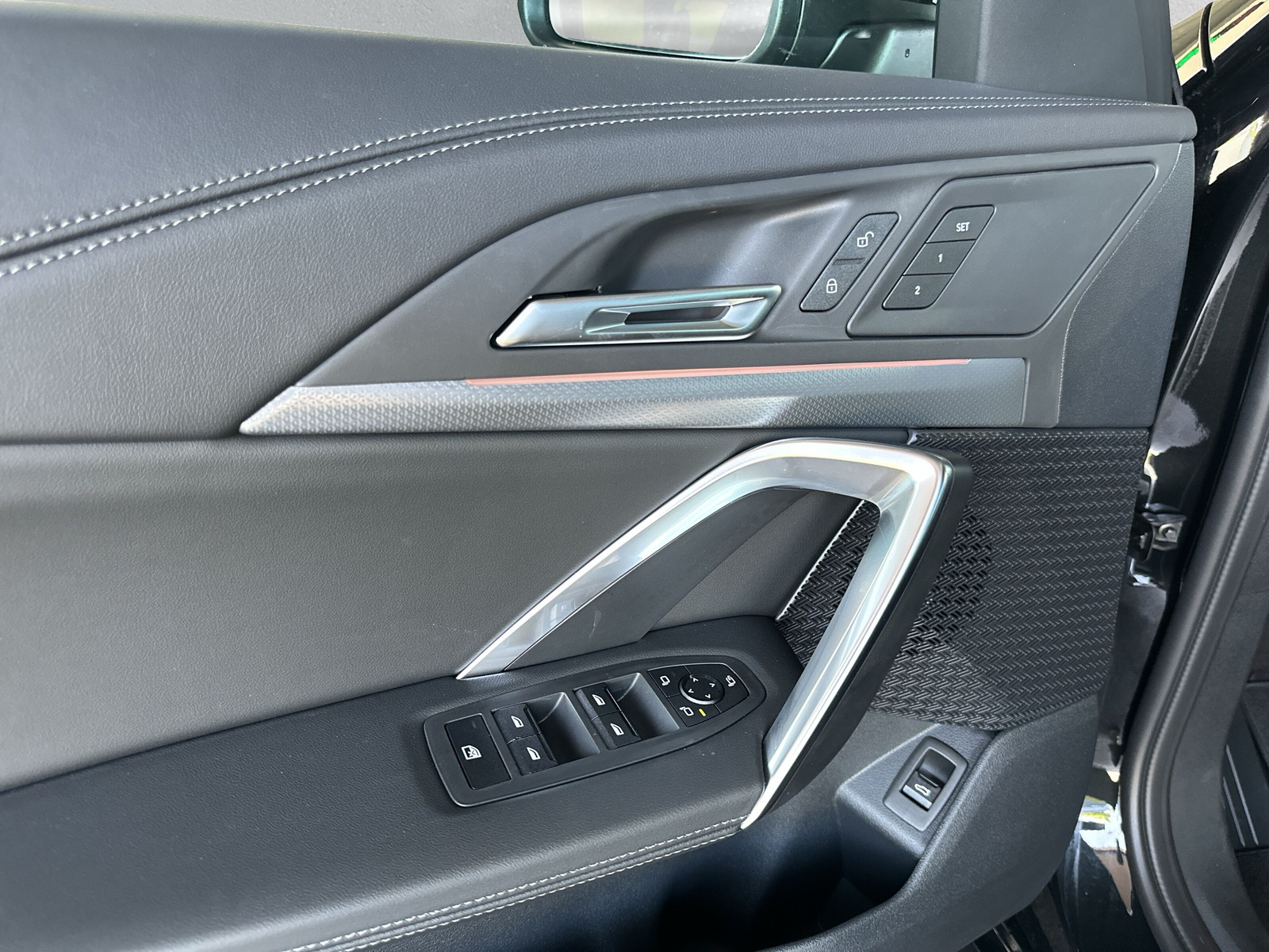 BMW iX1 xDrive 30 M Sport - 16