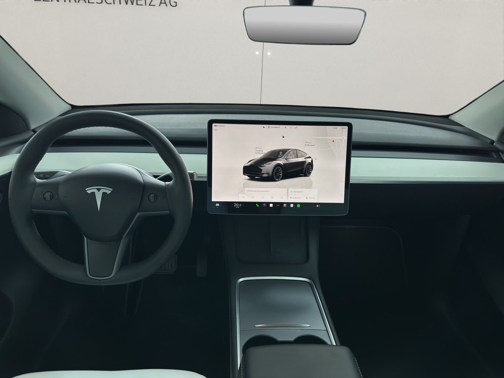 TESLA Model Y Long Range - 8