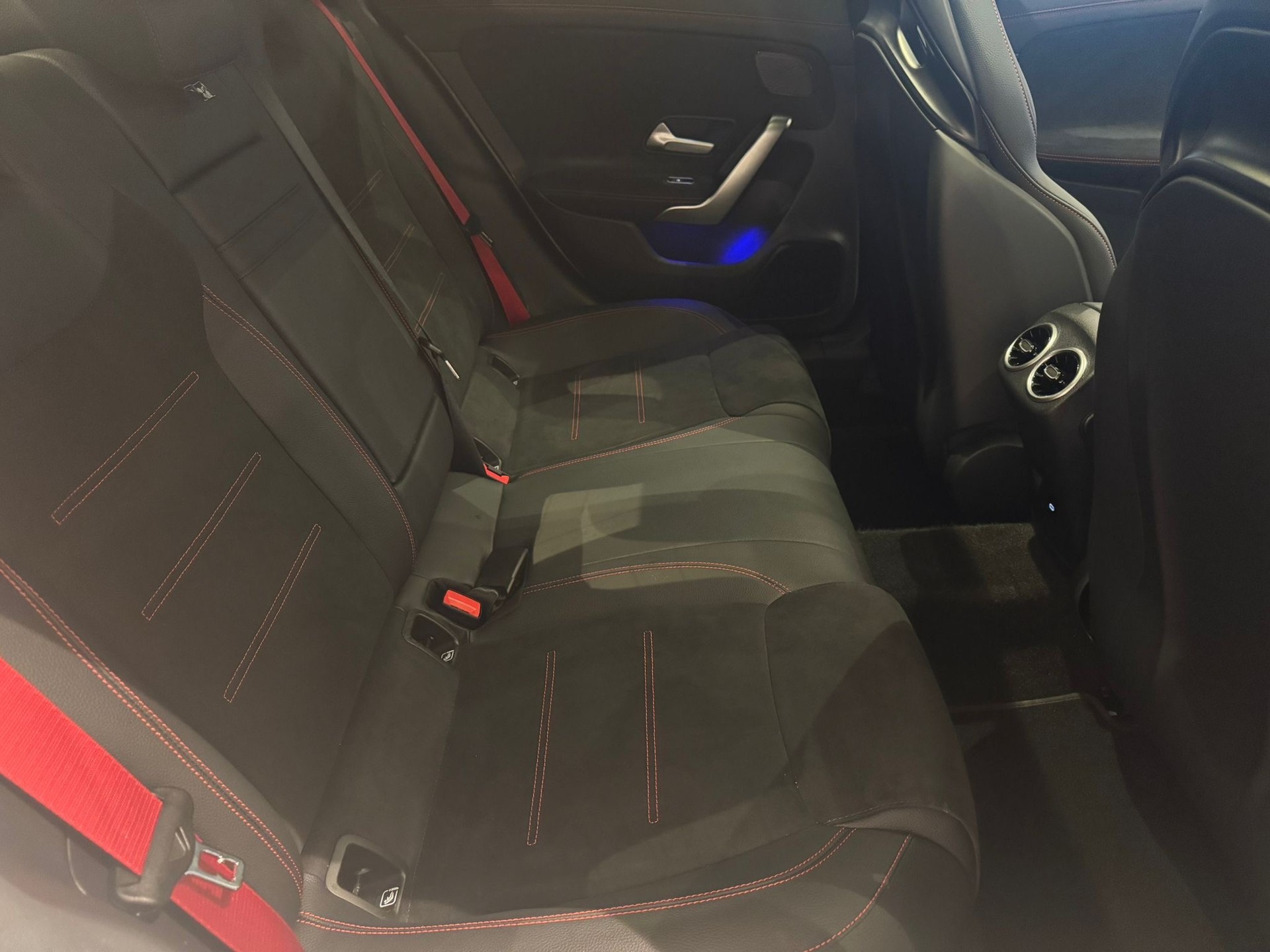 MERCEDES-BENZ CLA 35 AMG 4matic - 11