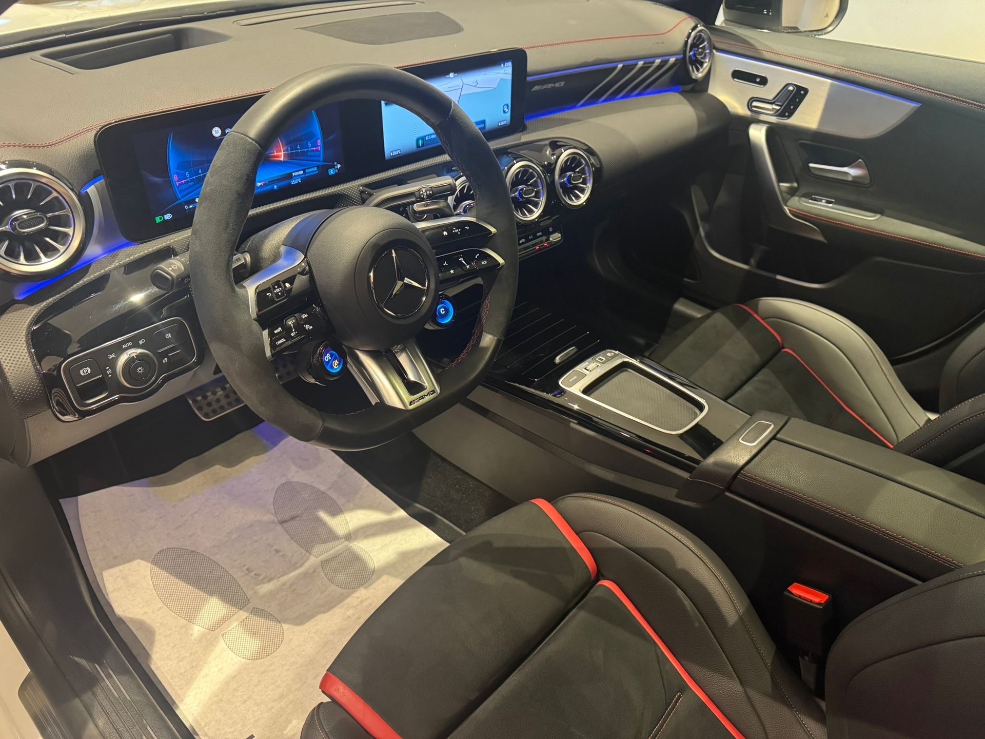 MERCEDES-BENZ CLA 35 AMG 4matic - 13