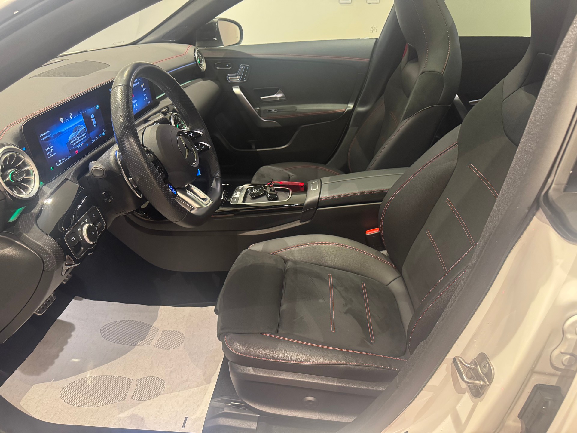 MERCEDES-BENZ CLA 35 AMG 4matic - 11