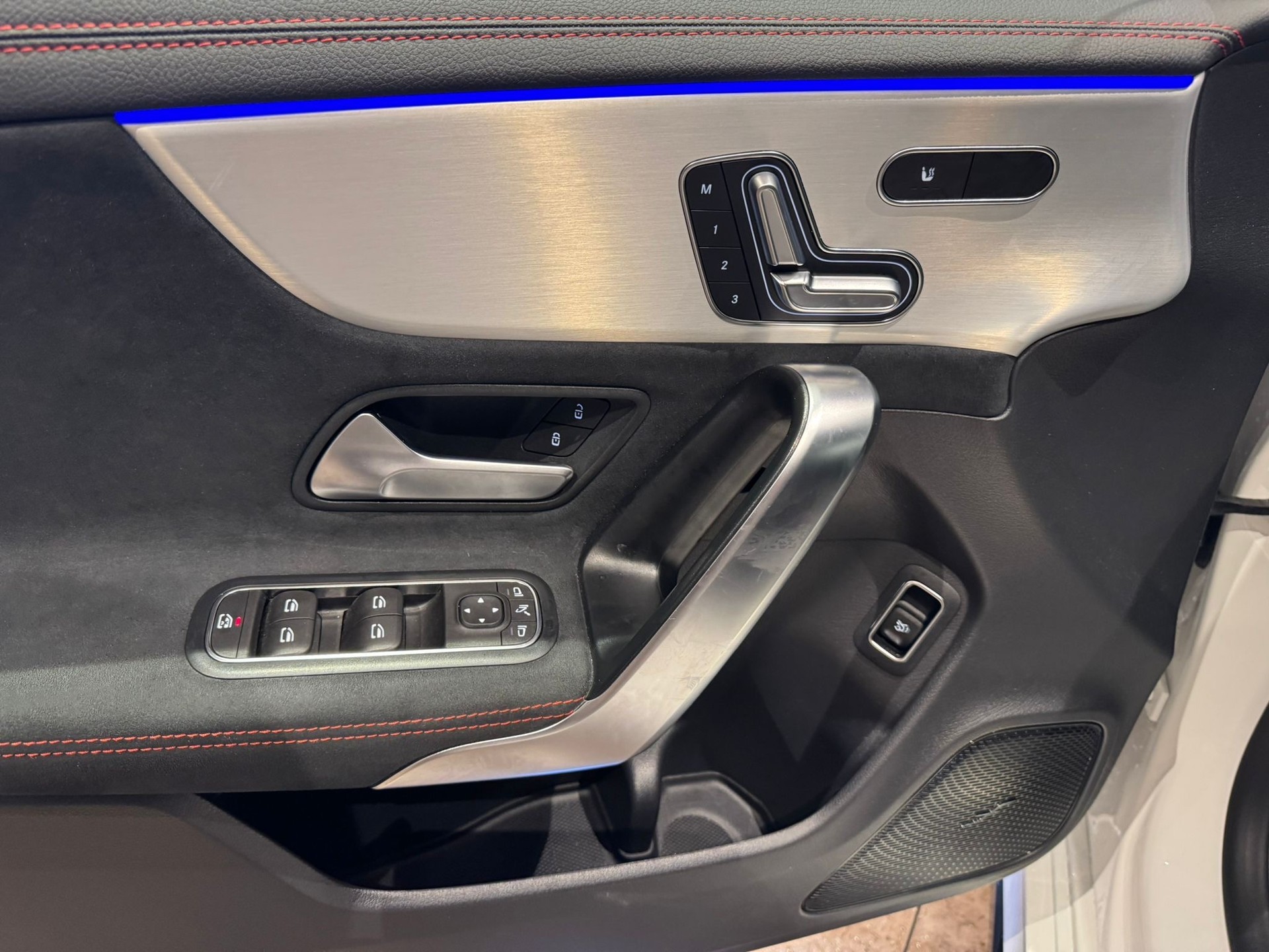 MERCEDES-BENZ CLA 35 AMG 4matic - 29