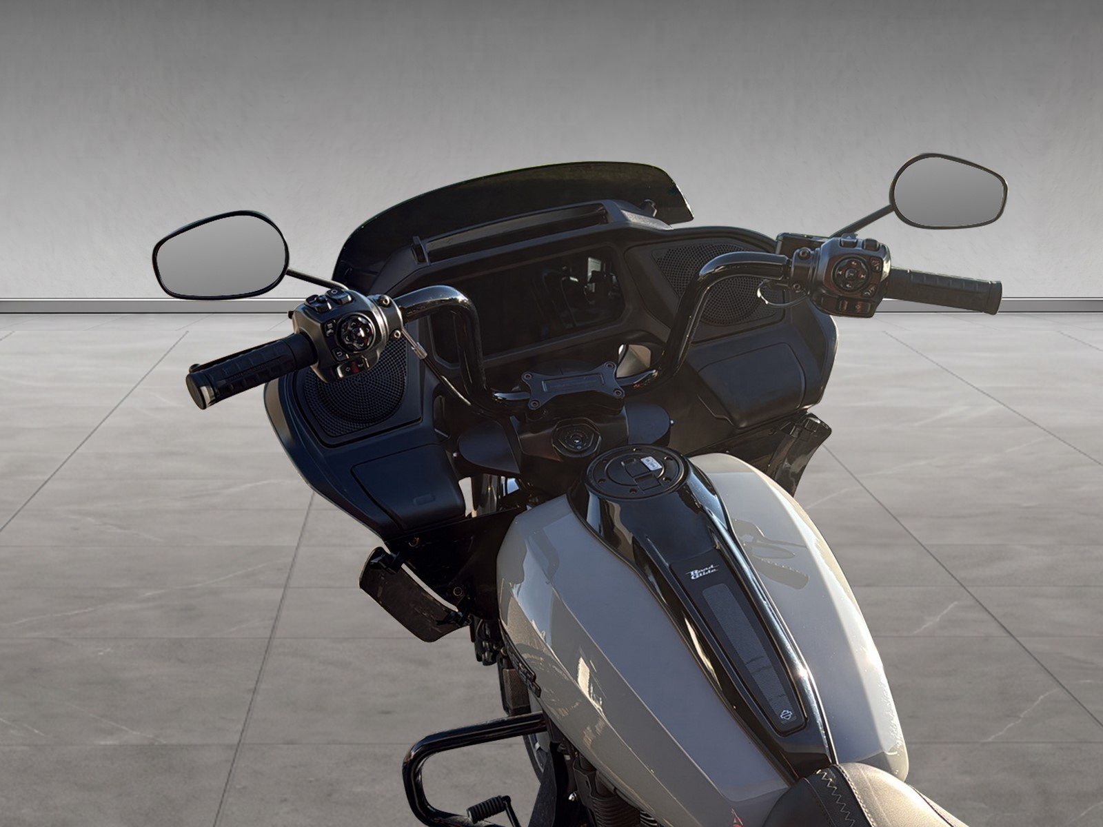 HARLEY-DAVIDSON FLTRX Road Glide Black Finish 117 - 4