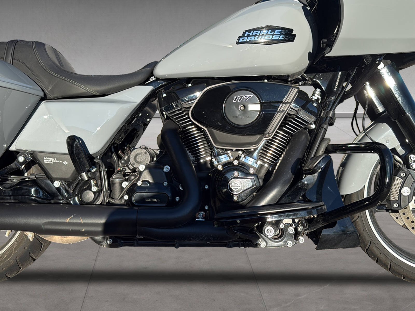 HARLEY-DAVIDSON FLTRX Road Glide Black Finish 117 - 5