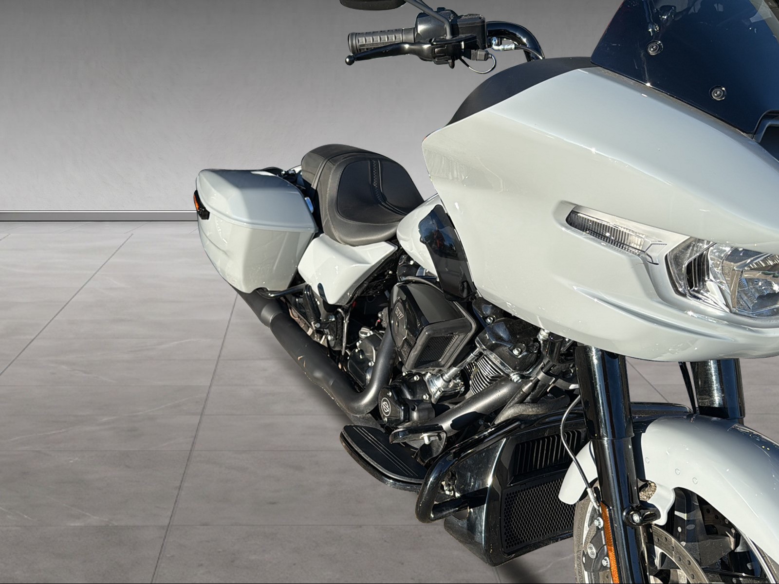 HARLEY-DAVIDSON FLTRX Road Glide Black Finish 117 - 9