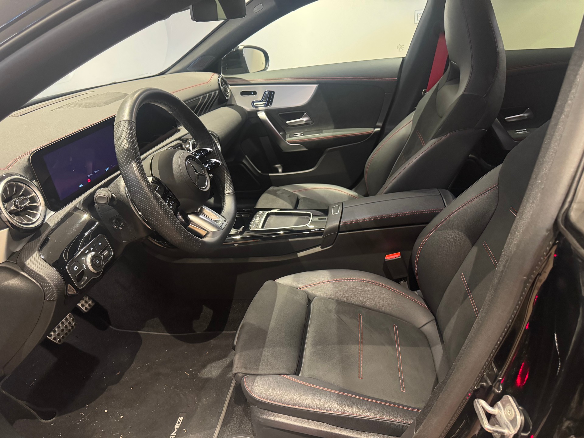 MERCEDES-BENZ CLA 35 AMG 4matic - 11