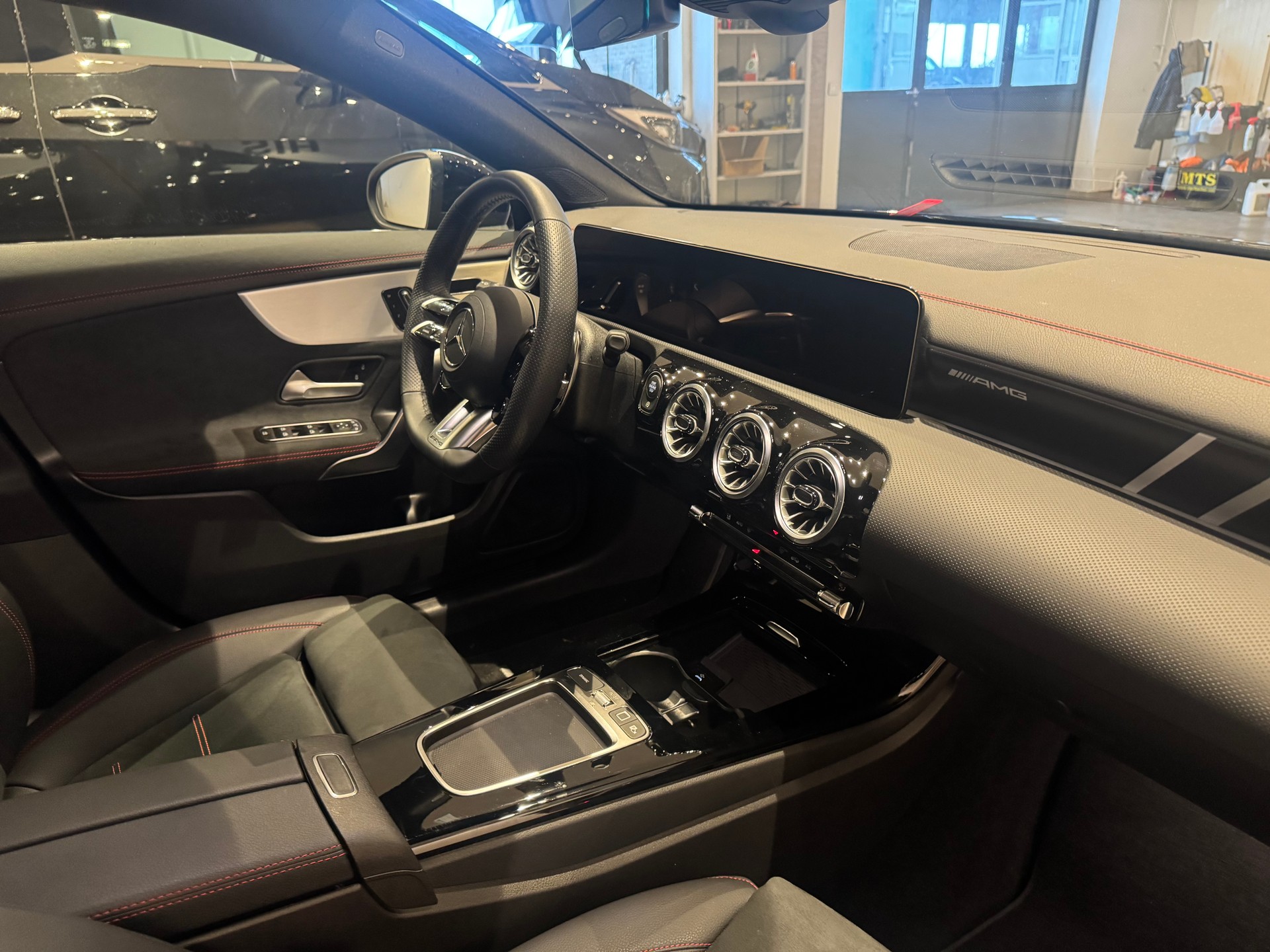 MERCEDES-BENZ CLA 35 AMG 4matic - 8