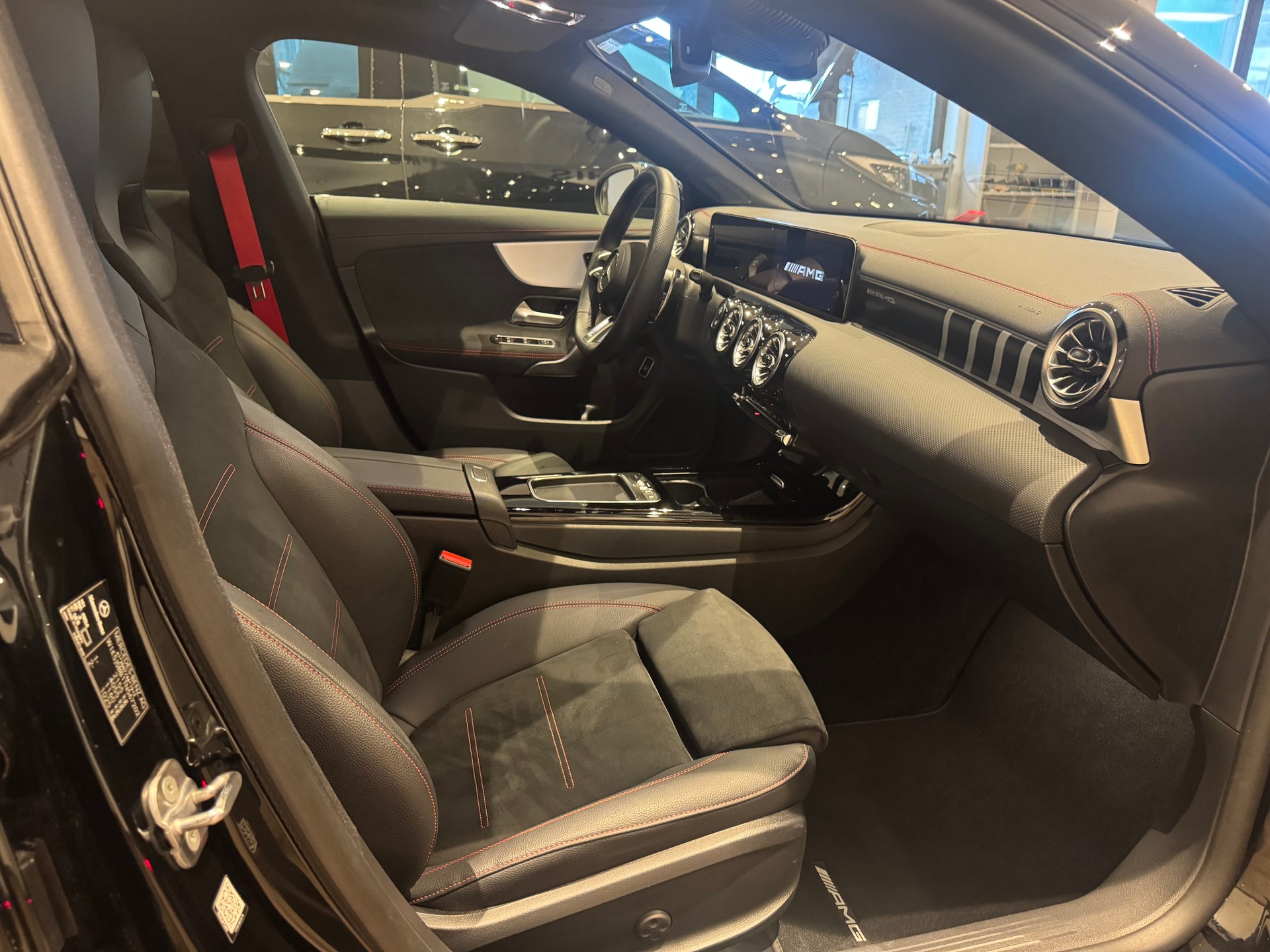 MERCEDES-BENZ CLA 35 AMG 4matic - 6