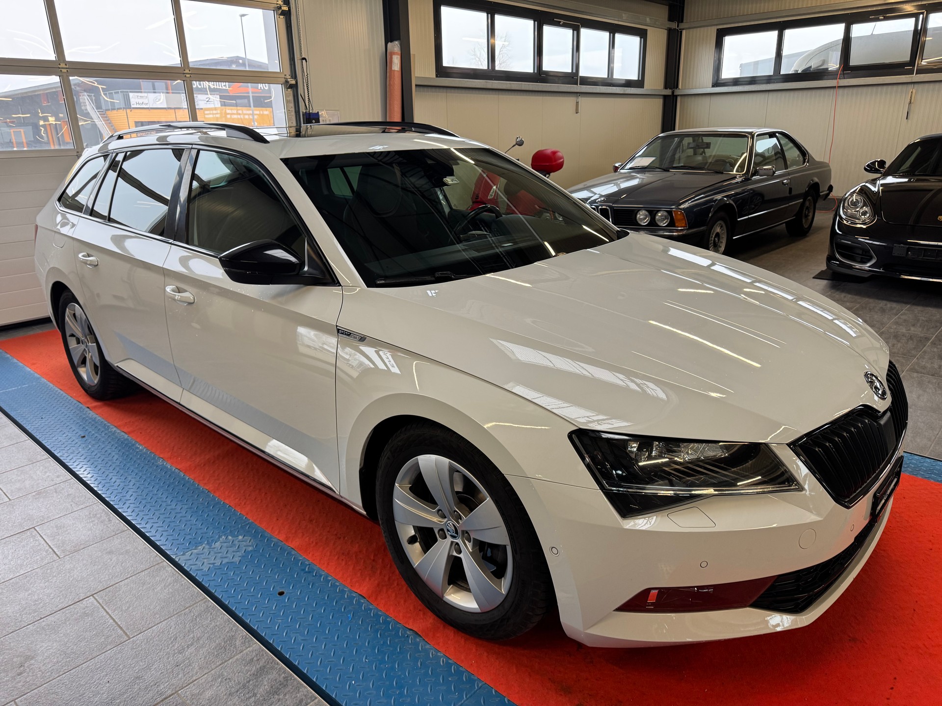 SKODA Superb Combi 2.0 TDi SportLine+ 4x4 DSG - 3