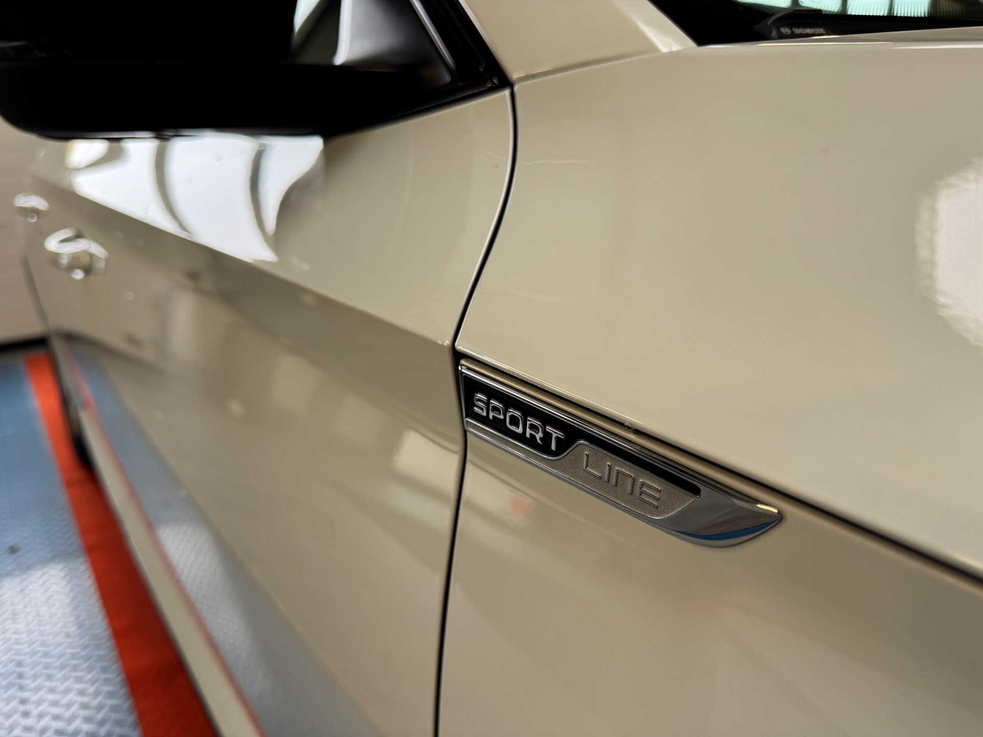 SKODA Superb Combi 2.0 TDi SportLine+ 4x4 DSG - 22